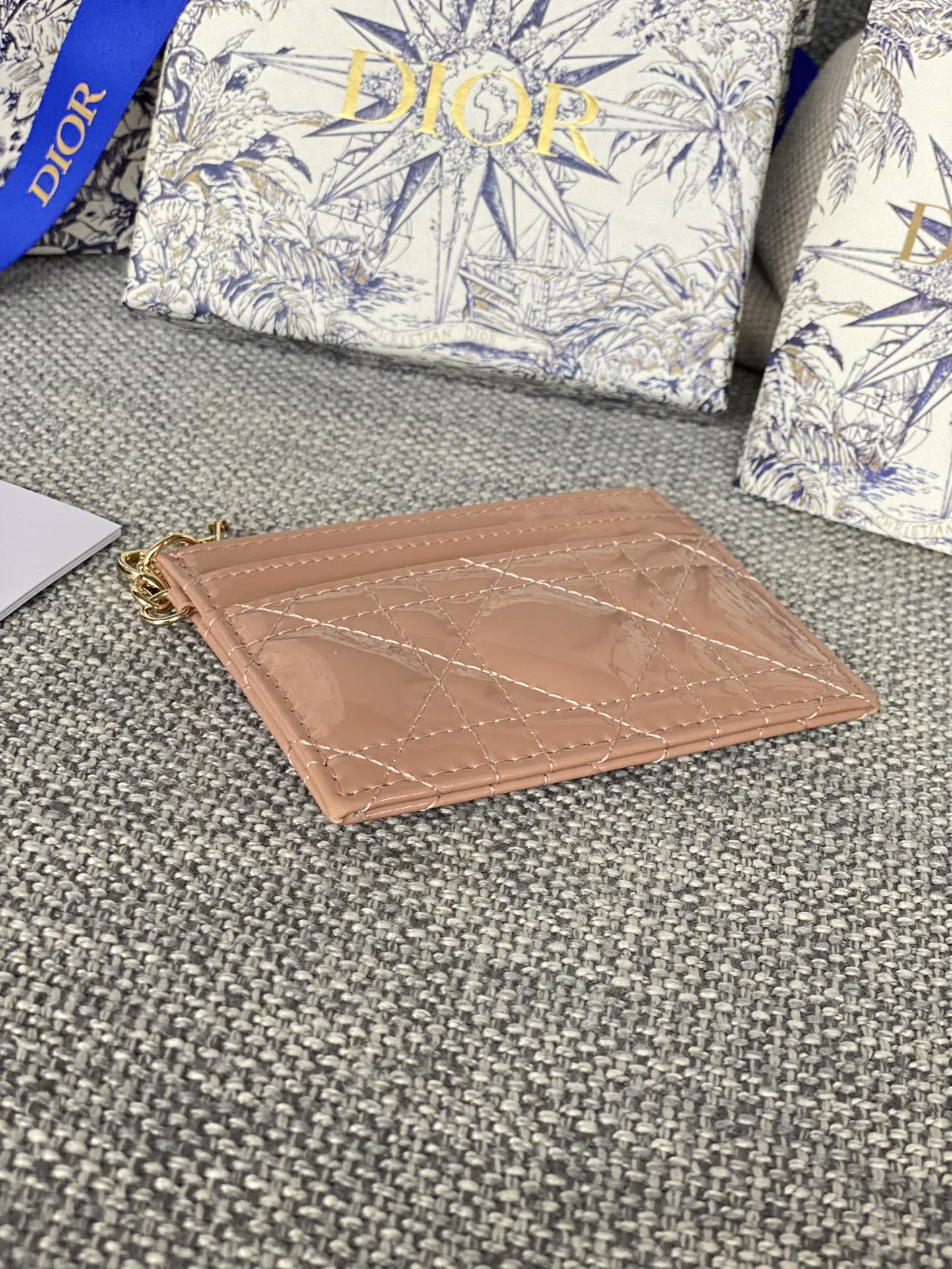 lady card holder lacquer leather dmz240617 nude