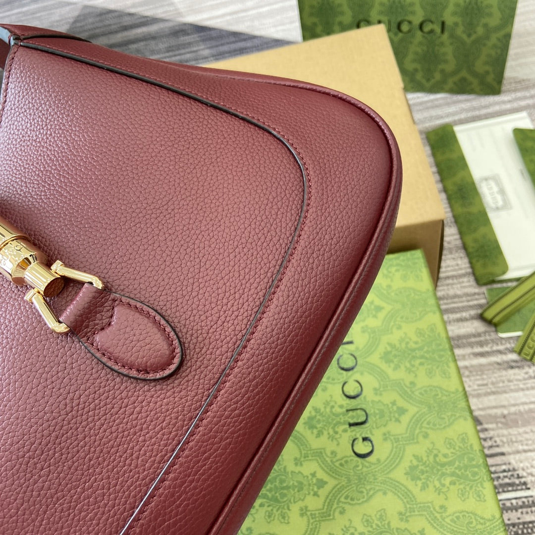 GC  Jackie handbag shoulder bag Litchi pattern 810232 wine red