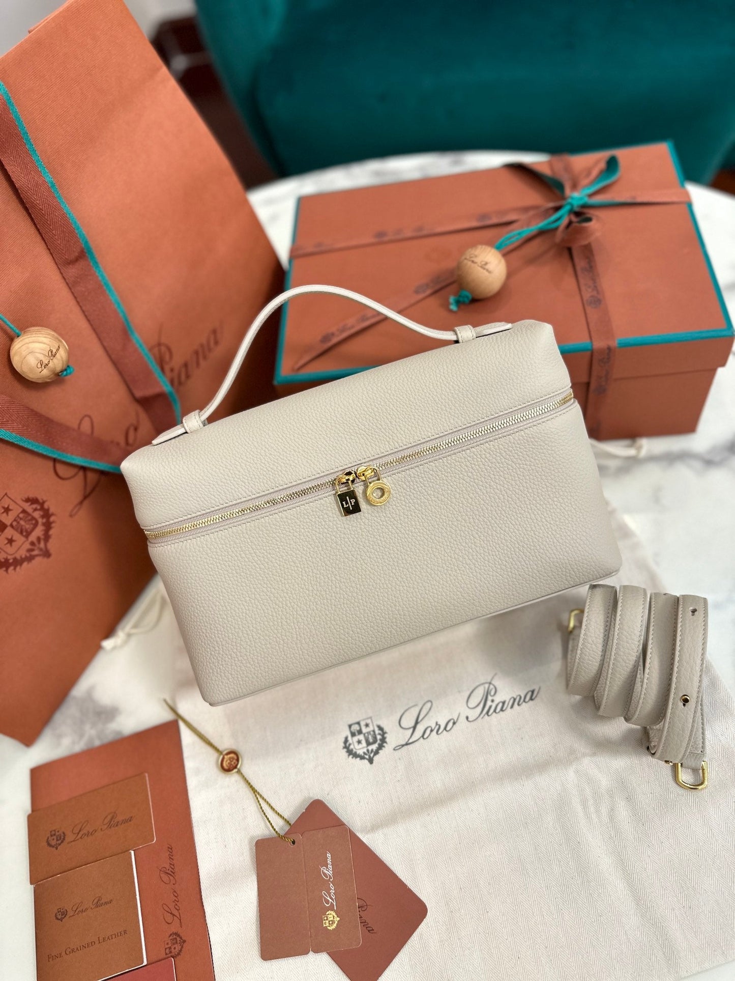 loro piana extra poket l27cm grey