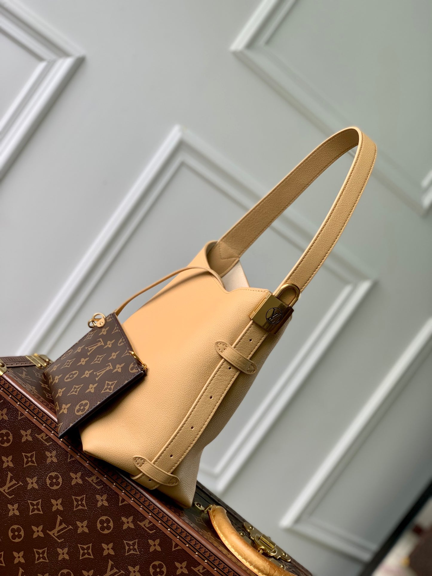 Louis Vuitton M25353 Low Key Hobo PM Apricot