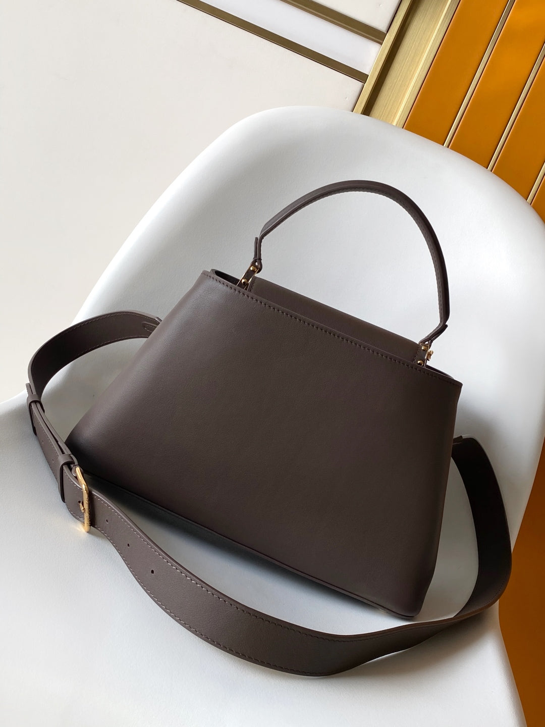 M12927 Capucines Souple handbag Chocolate brown