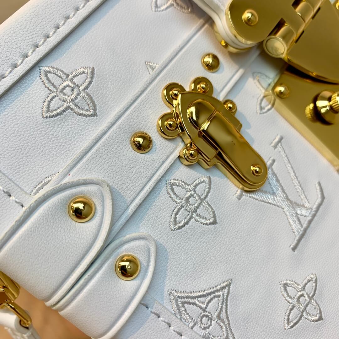 m20847 petite malle 20cm white monogram box bag
