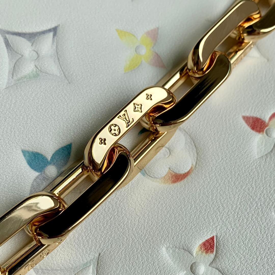 m21209 coussin monogram 26cm white