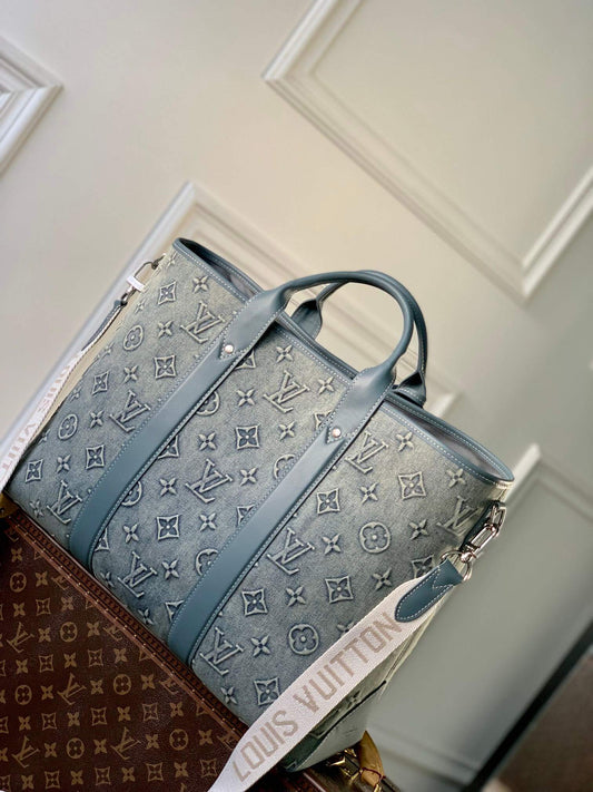 M22537 Weekend Tote NM blue