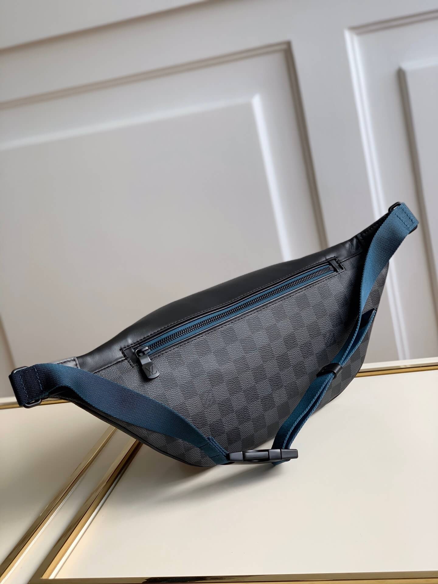 m40187 bumbag damiercobalt fanny pack chest bag mens bag black calfskin