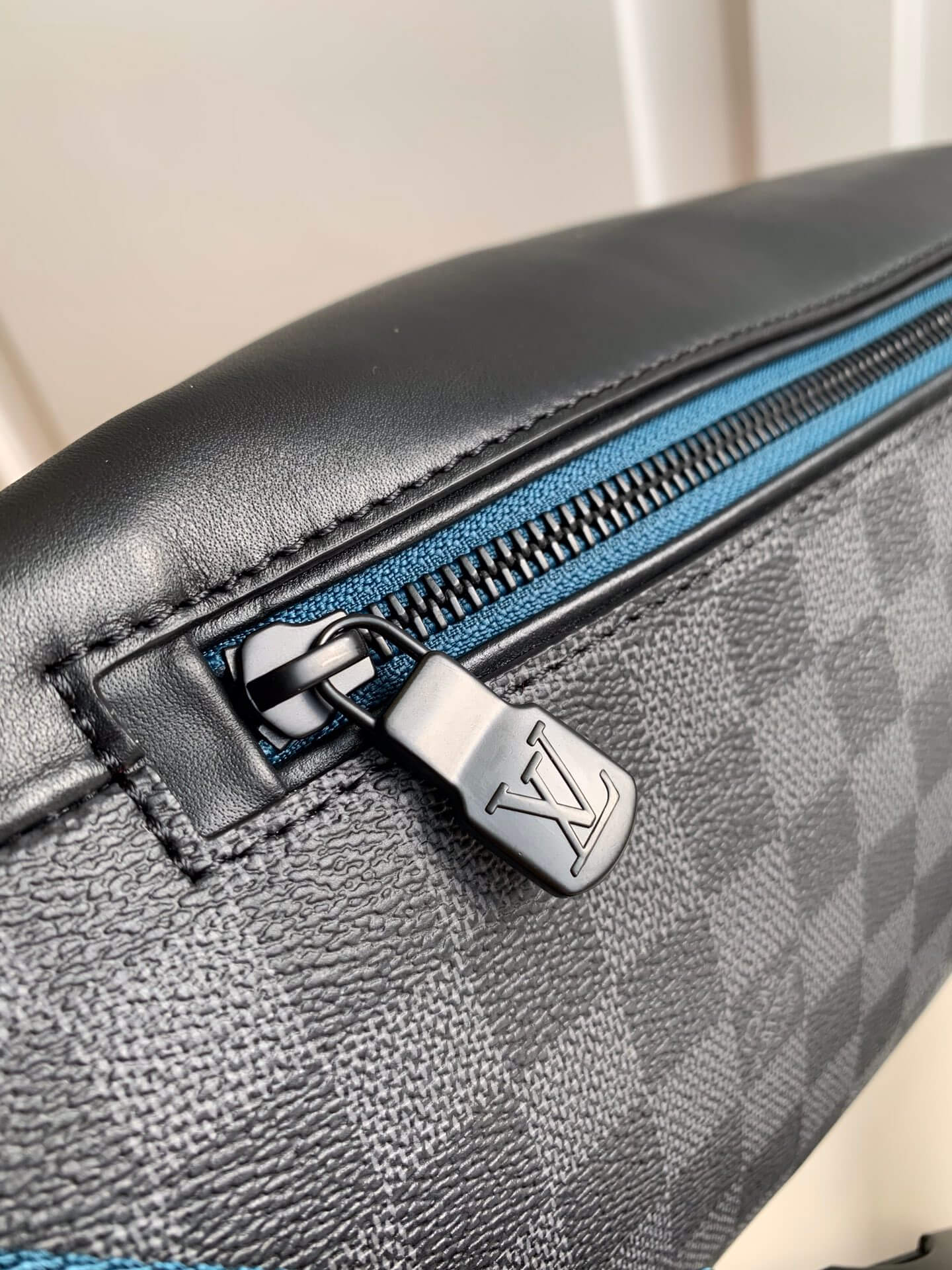 m40187 bumbag damiercobalt fanny pack chest bag mens bag black calfskin