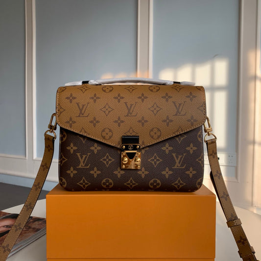 Pochette Metis matis M40780  MM shoulder MESSENGER Monogram Reverse