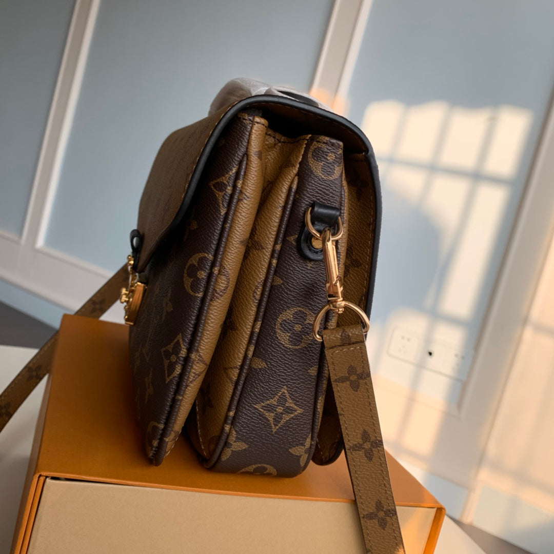 pochette metis mm hand shoulder messenger bag monogram reverse