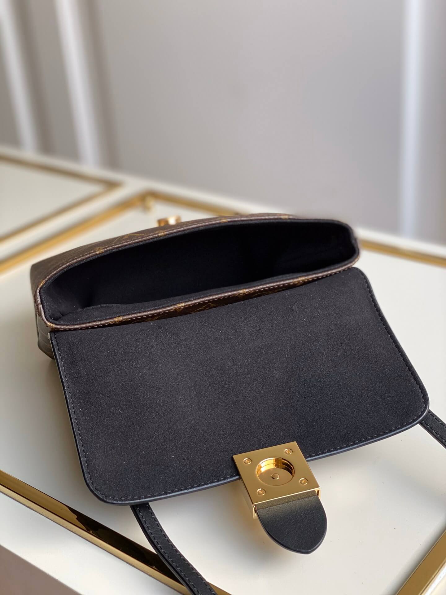 m44141 locky bb handbag shoulder bag cross body bags black calfskin monogram