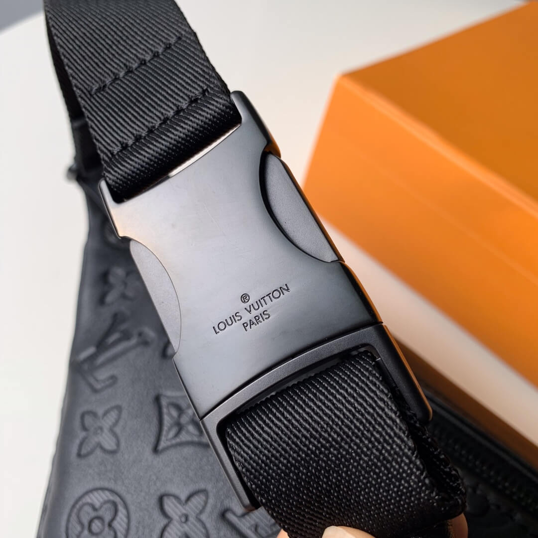 m44388 discovery bumbag