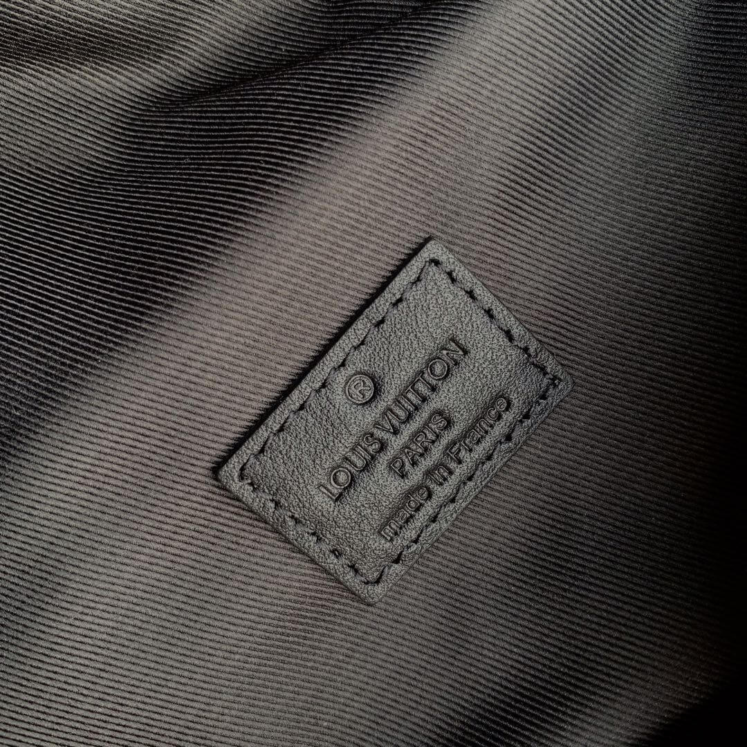 m44388 discovery bumbag