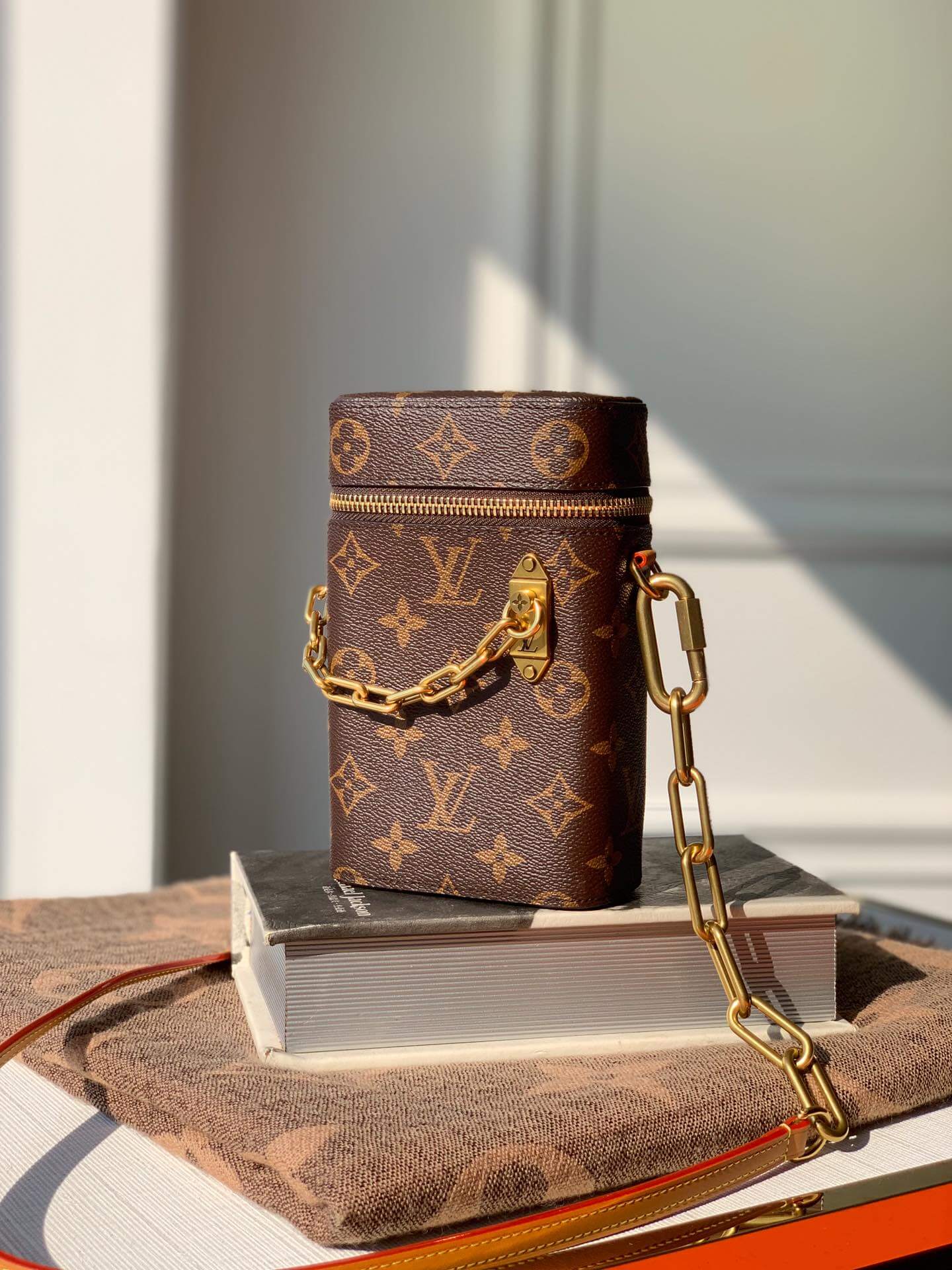 m44914 vertical box trunk brown monogram 16 5cm