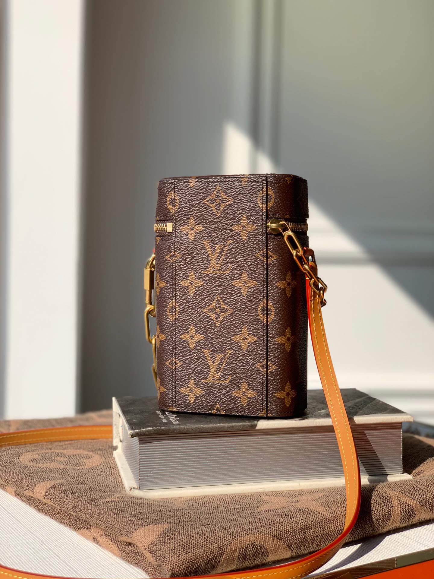 m44914 vertical box trunk brown monogram 16 5cm