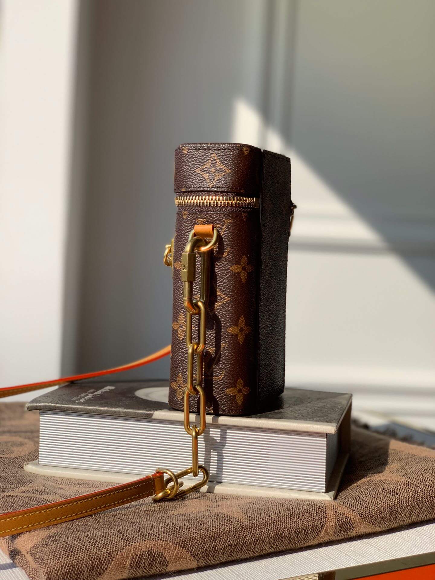 m44914 vertical box trunk brown monogram 16 5cm