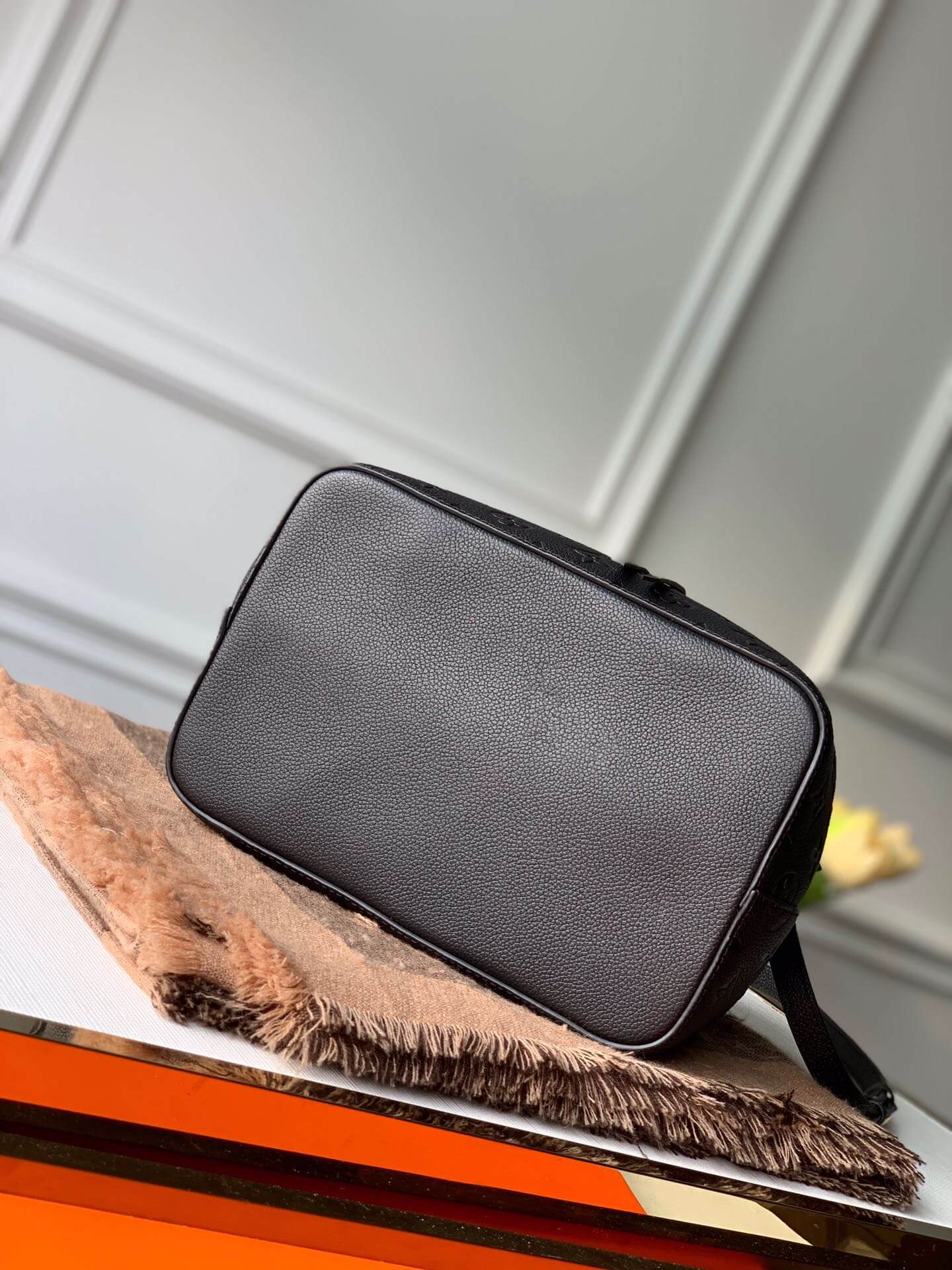 m45256 neonoe shoulder bag bucket bag cross body bags black calfskin monogram empreint