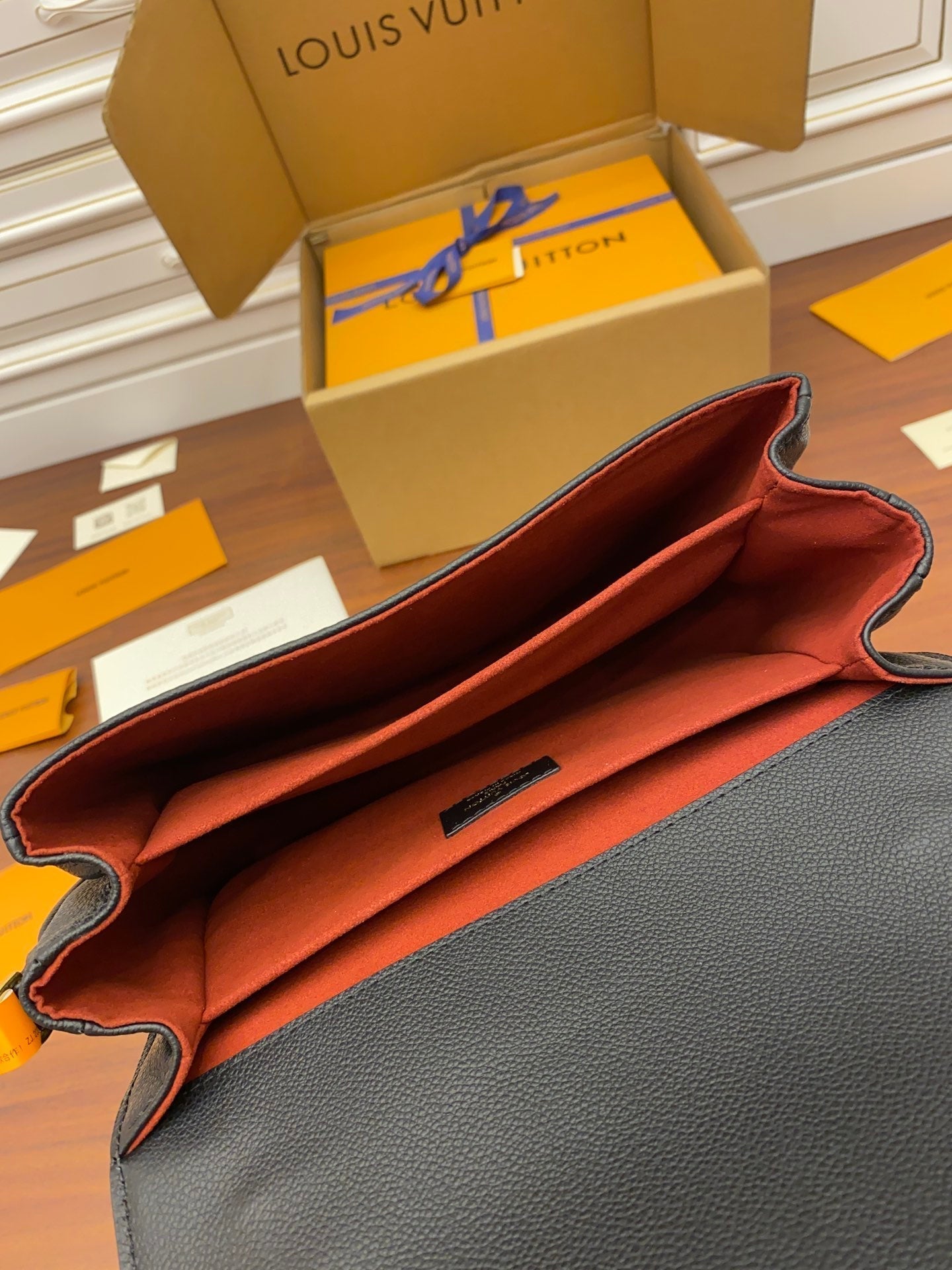 m45573 pochette metis shoulder cross body bags black