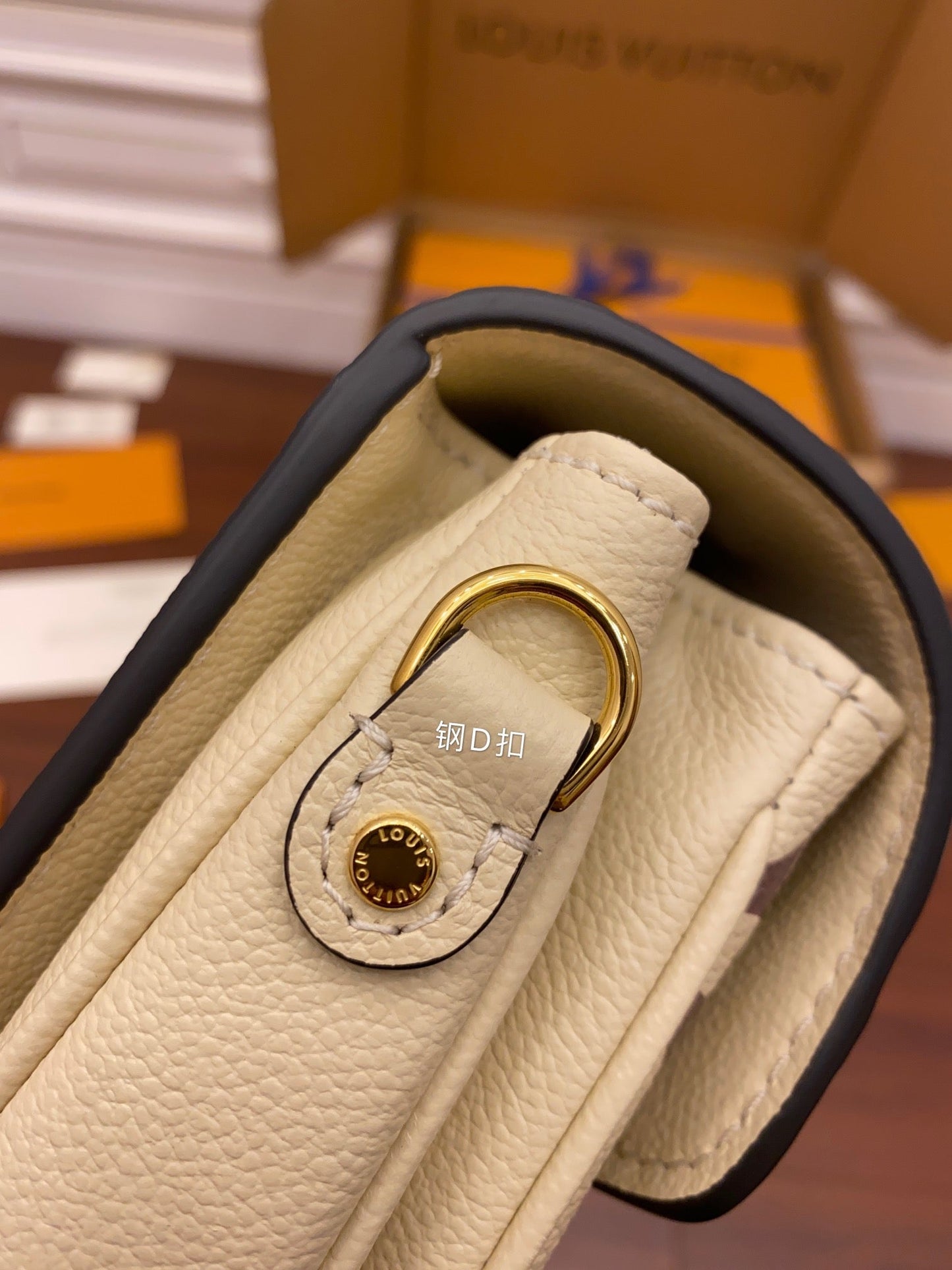 m45596 pochette metis shoulder cross body bags white 25cm