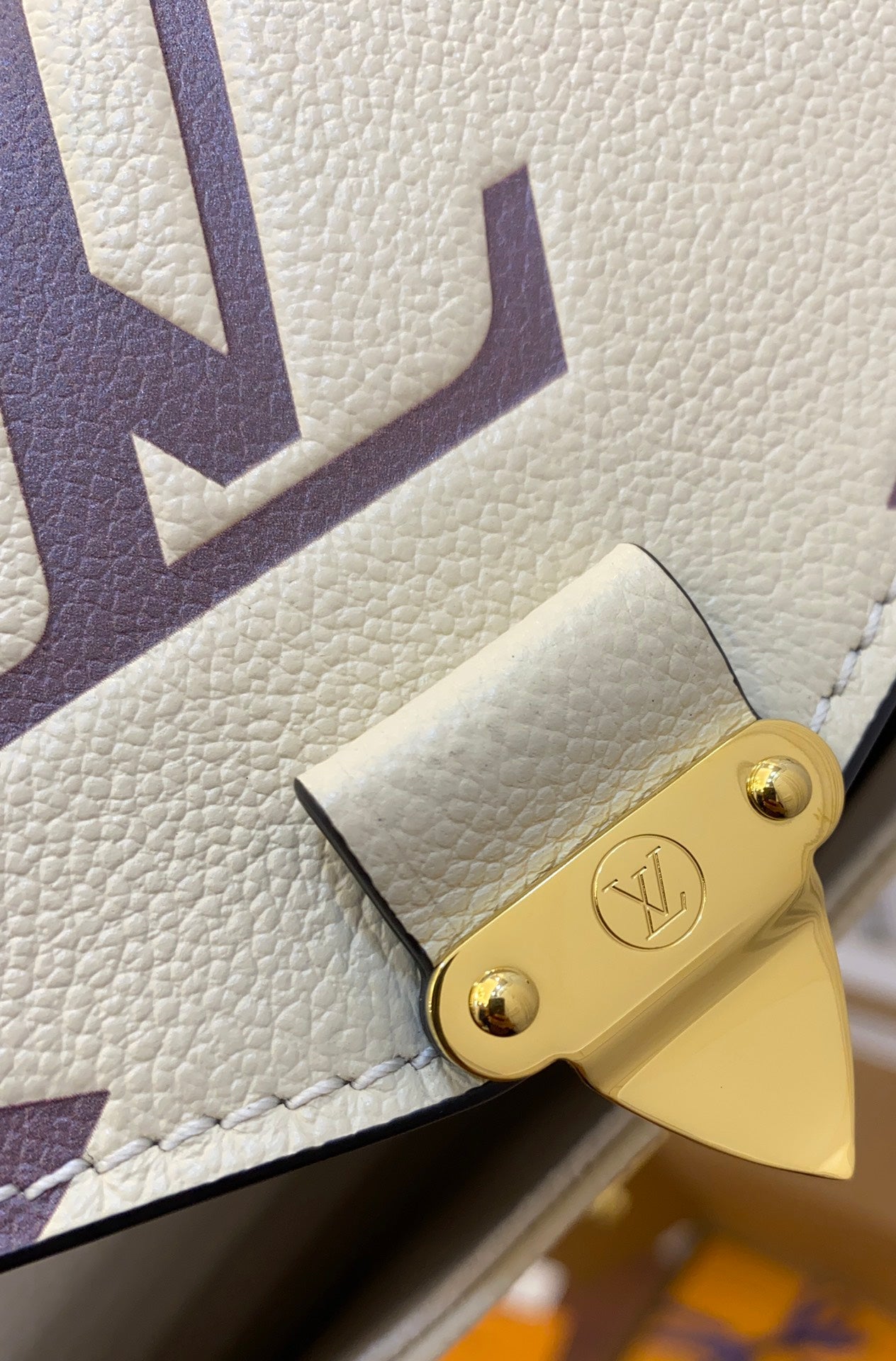 m45596 pochette metis shoulder cross body bags white 25cm