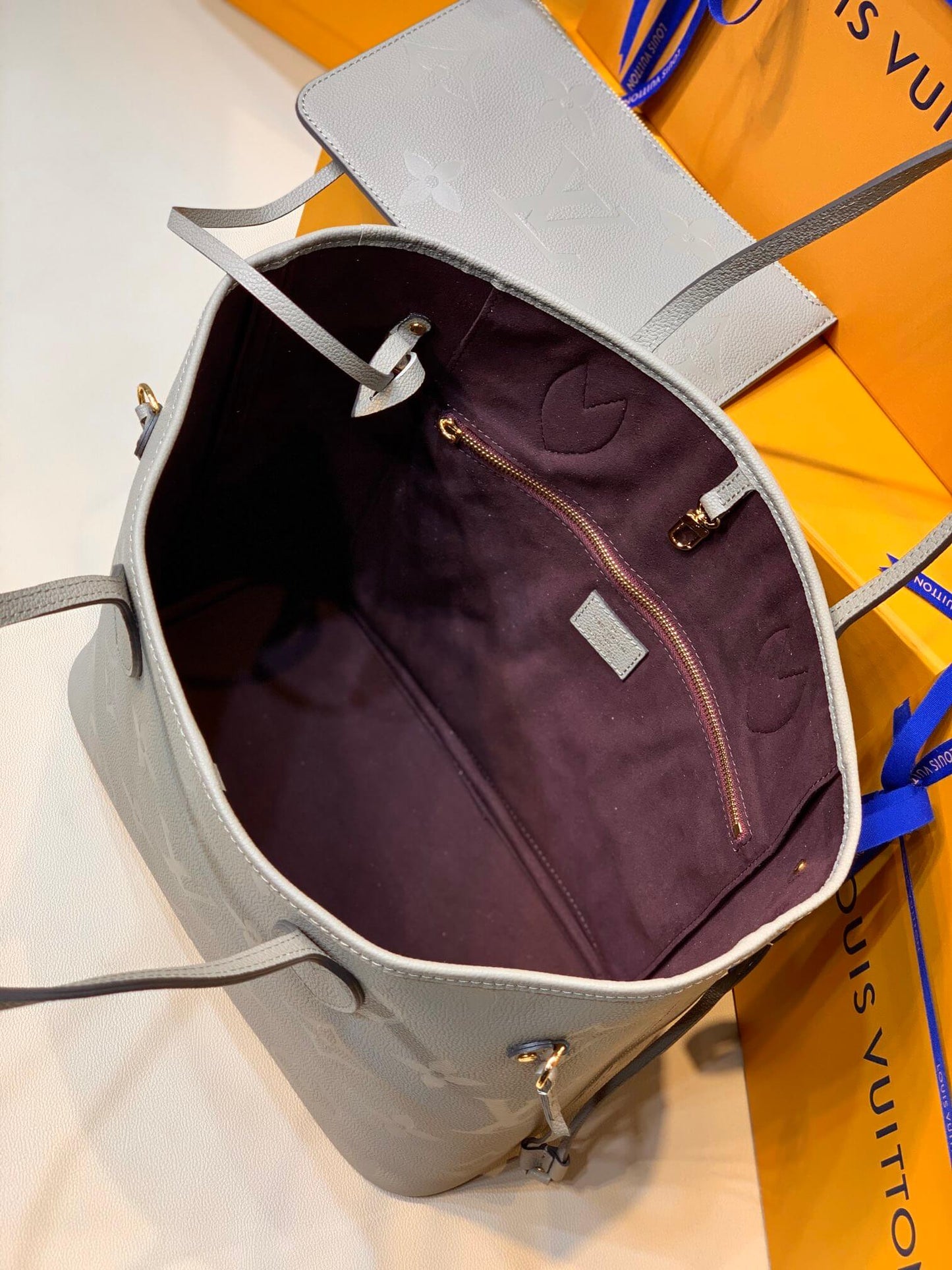 m45646 neverfull mm turtledove embossed monogram empreinte lether