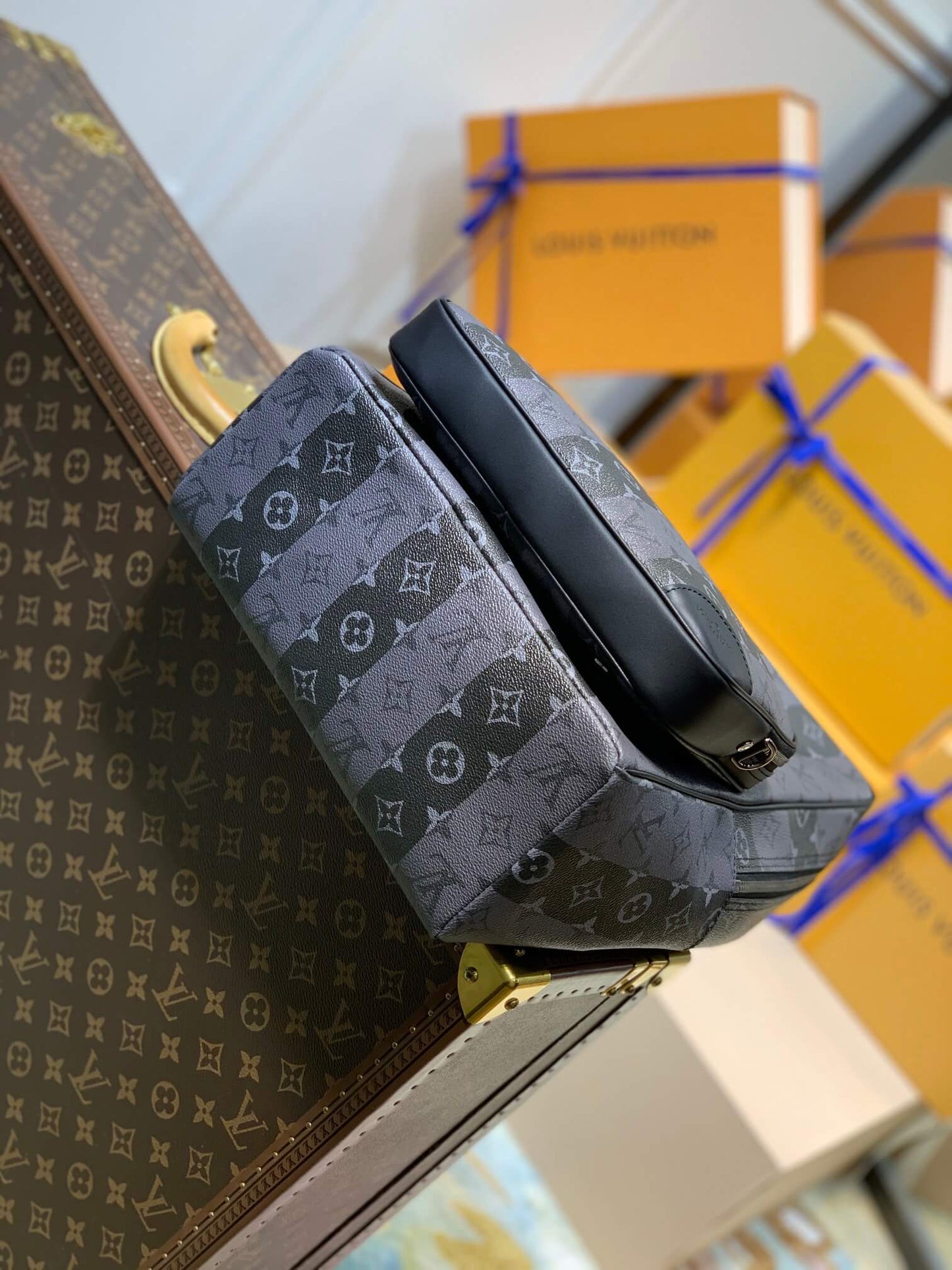 m45962 sac plat handbag messenger bag brown monogram stripes brown mens bag