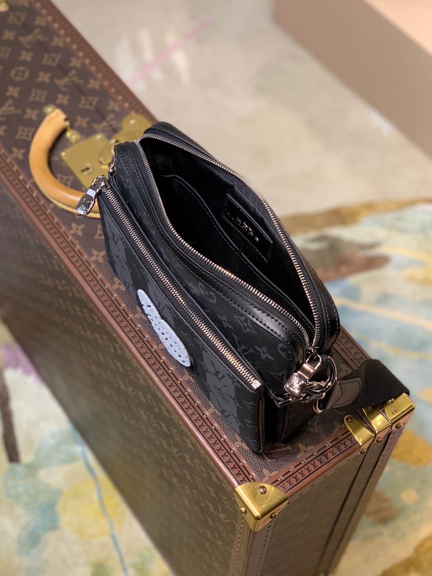 m45965 nigo trio shoulder bag cross body bags messenger bag black mens bag monogram