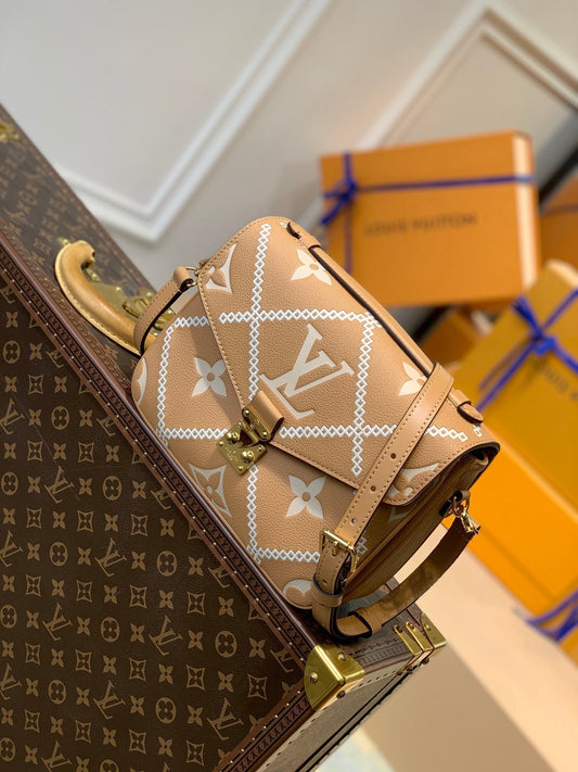 M46018-Arizona Brown shoulder bag