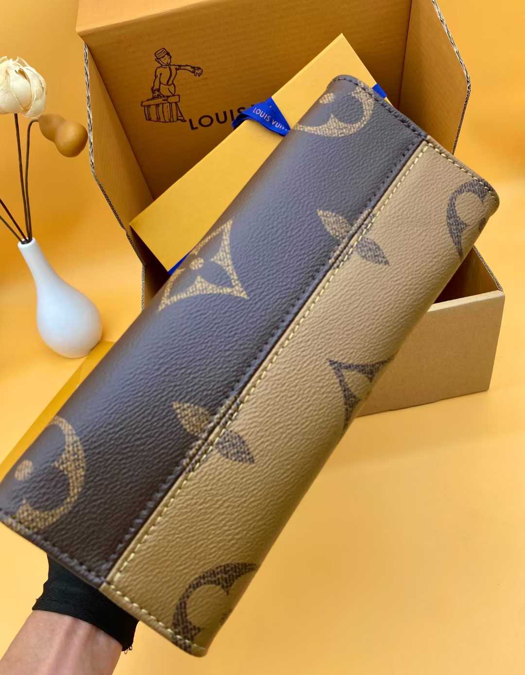 M46373 ONTHEGO 25CM Large Strap Brown