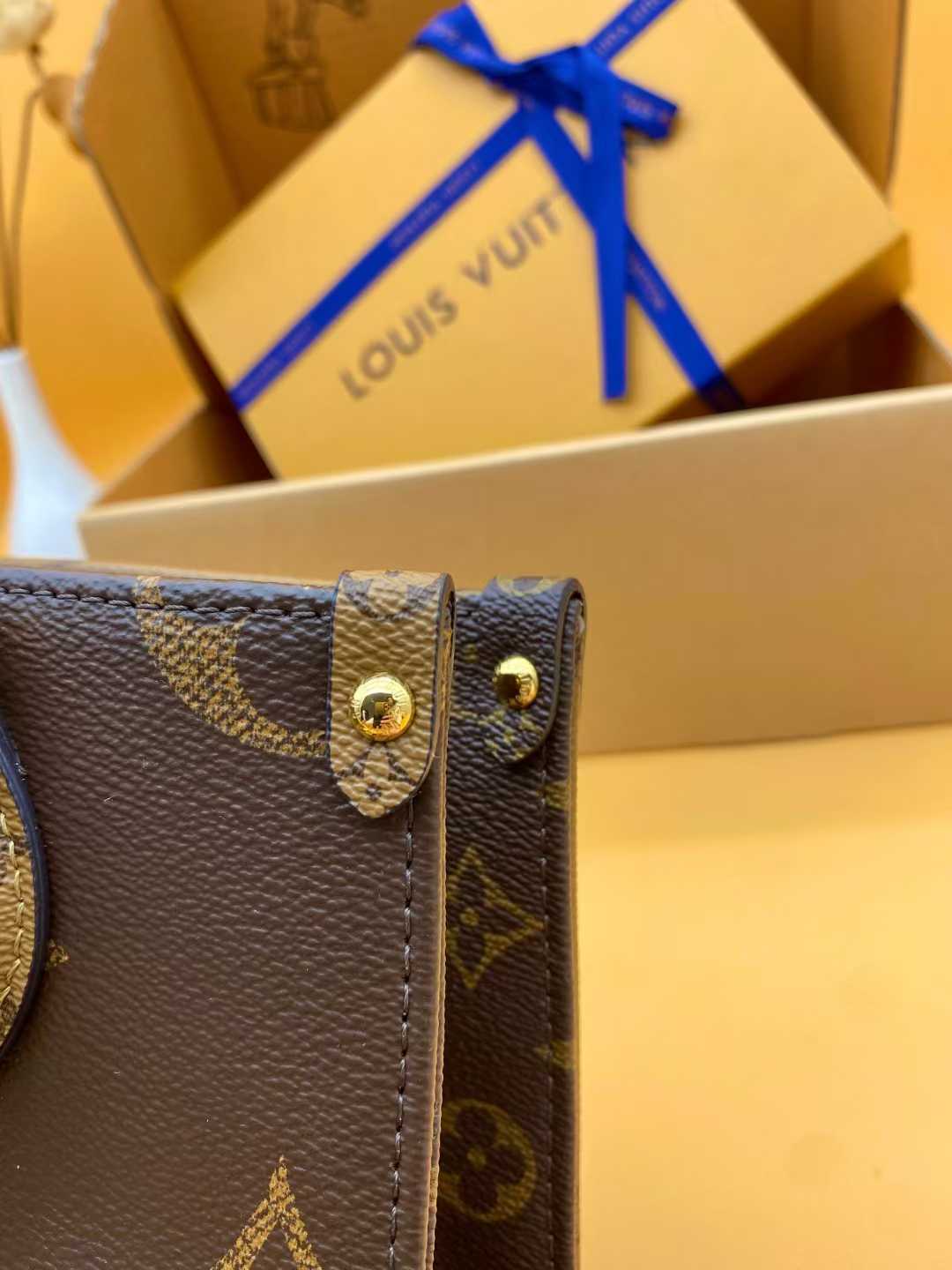 M46373 ONTHEGO 25CM Large Strap Brown