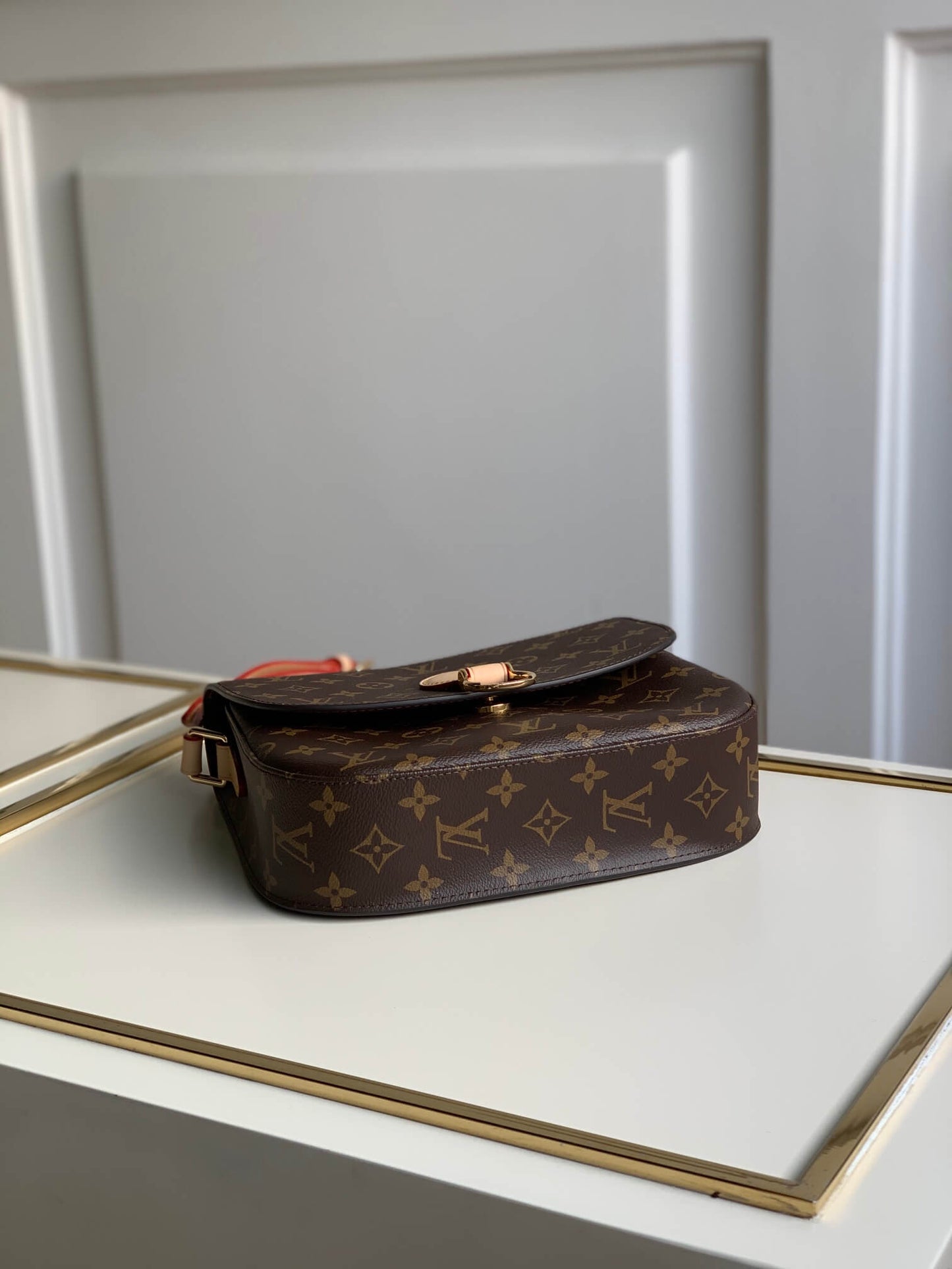 m51242 saint cloud messenger bag khaki monogram