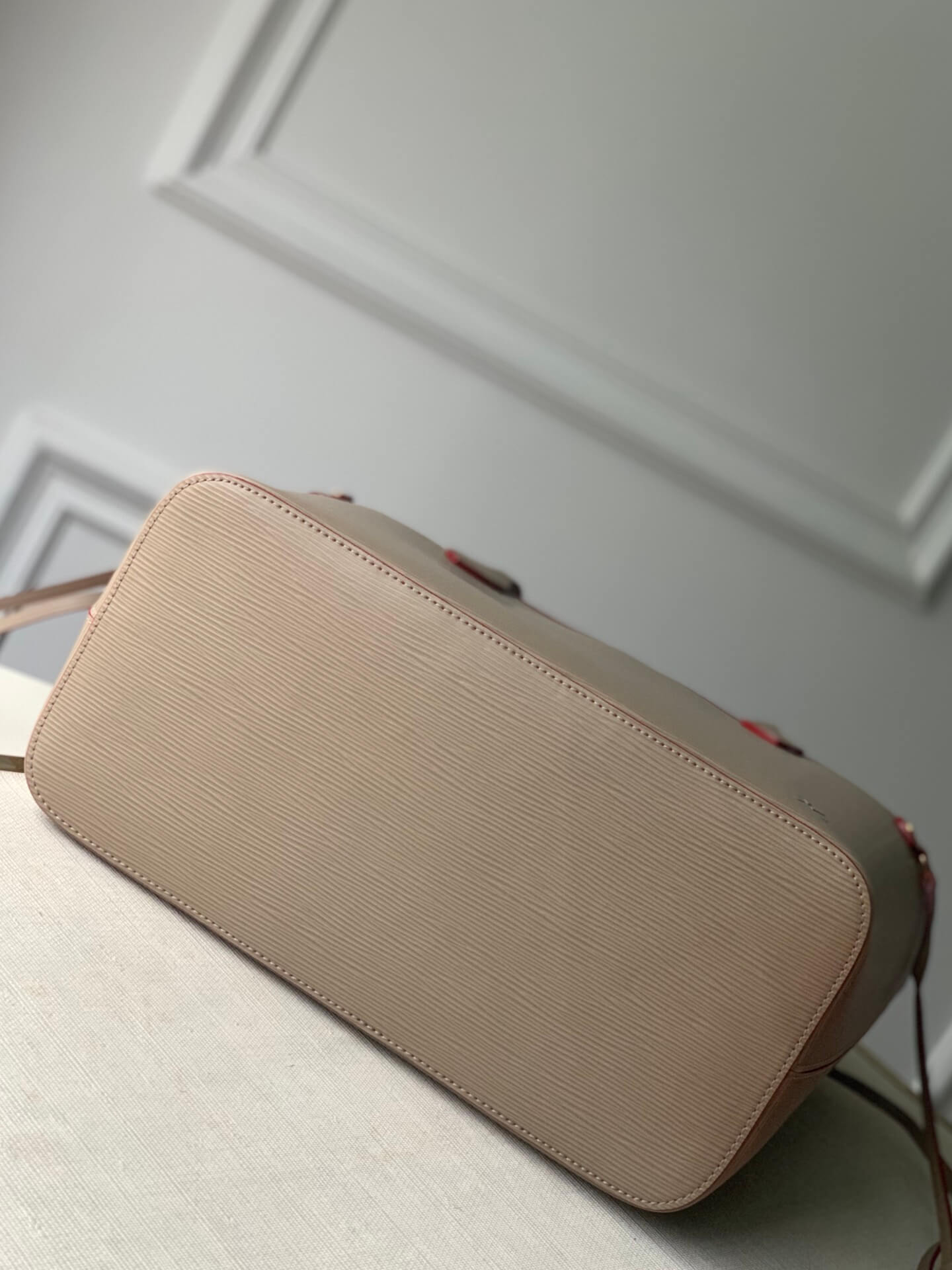 m54185 neverfull handbag grey calfskin