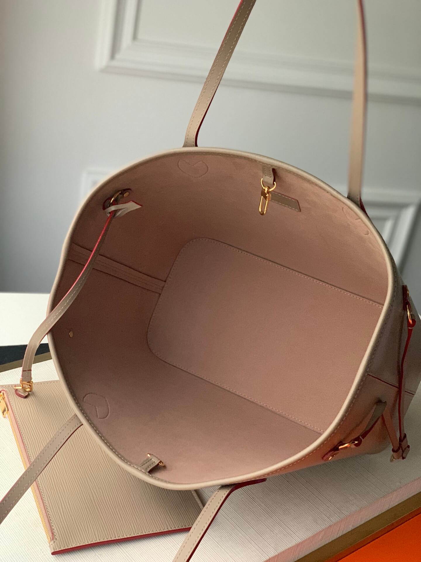 m54185 neverfull handbag grey calfskin