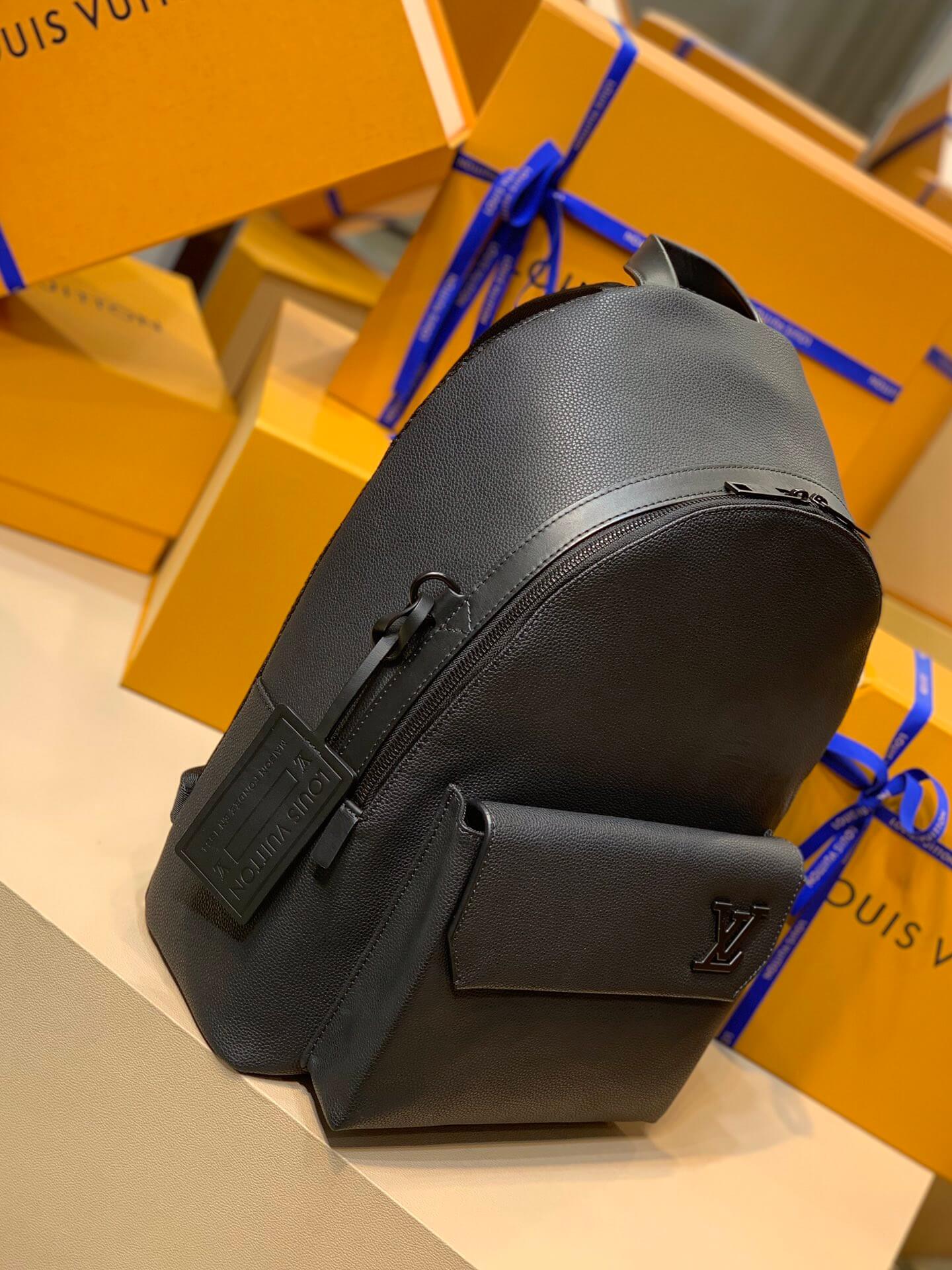 m59325 mens bag backpack aerogram black calfskin