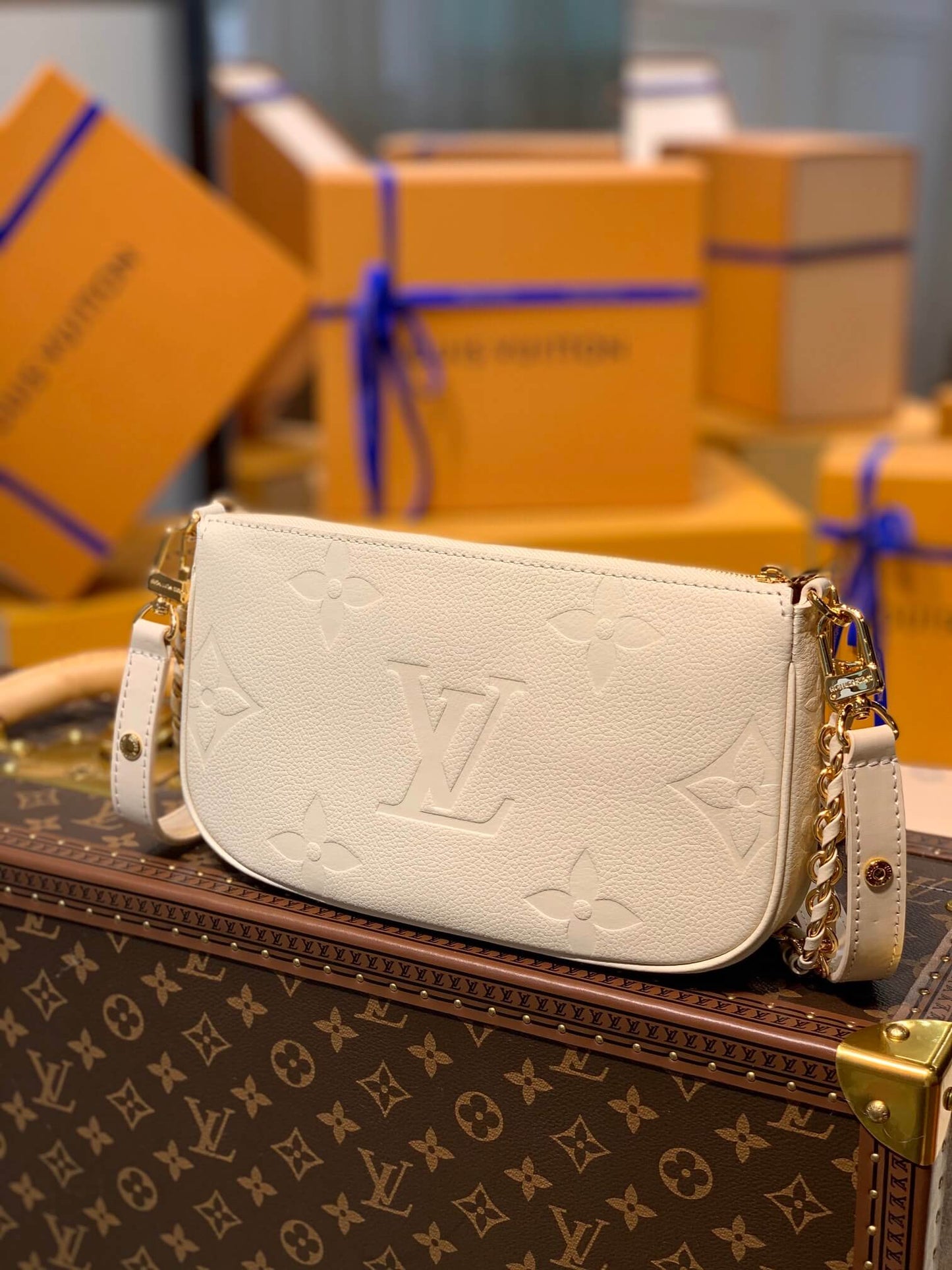 m57631 multi pochette accessoires cross body bags shoulder bag dirty white calfskin monogram