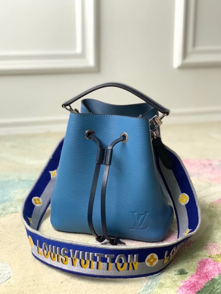 blue bucket bag empbroidery
