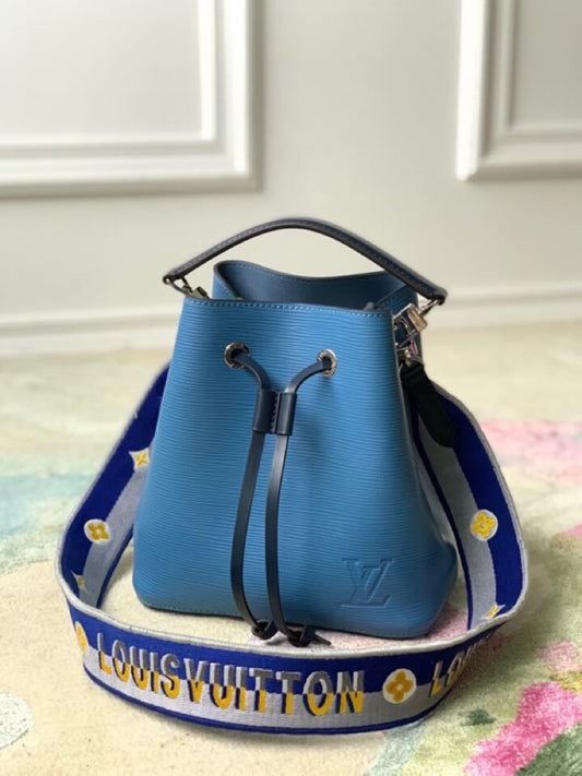 blue bucket bag empbroidery