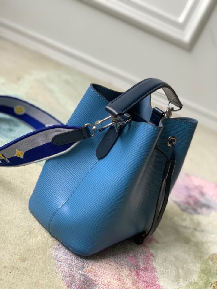 NEONOE BB blue bucket bag