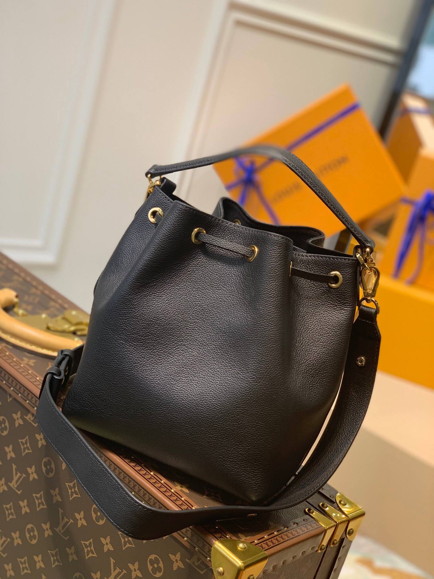 m57800 lockme bucket messenger bucket bag handbag shoulder bag black lambskin