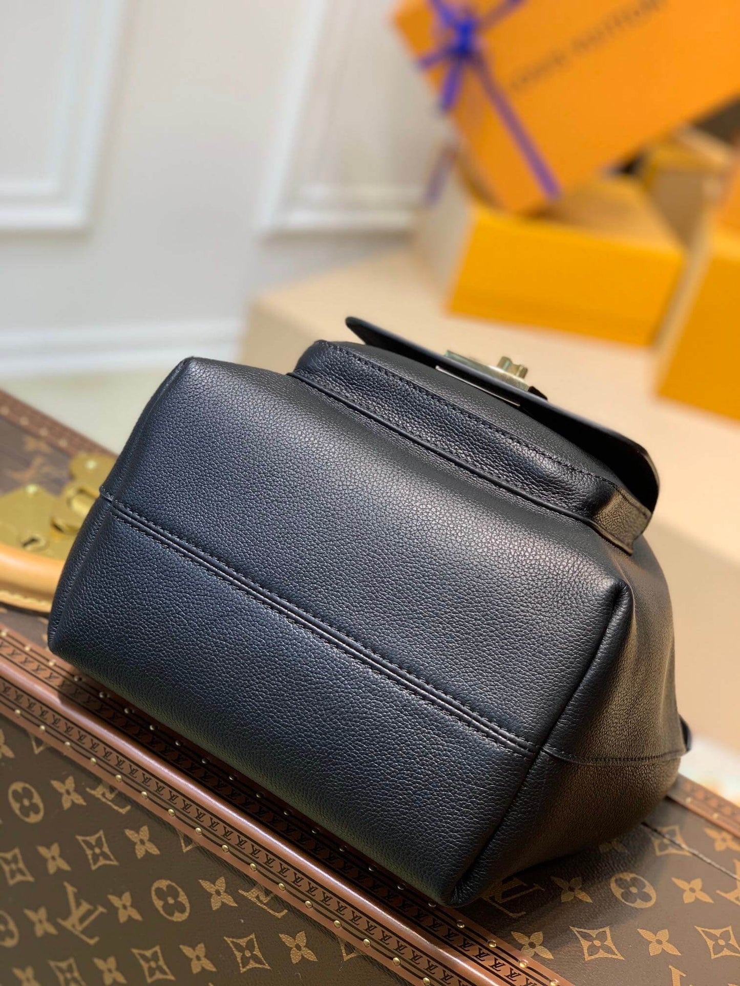 m57800 lockme bucket messenger bucket bag handbag shoulder bag black lambskin