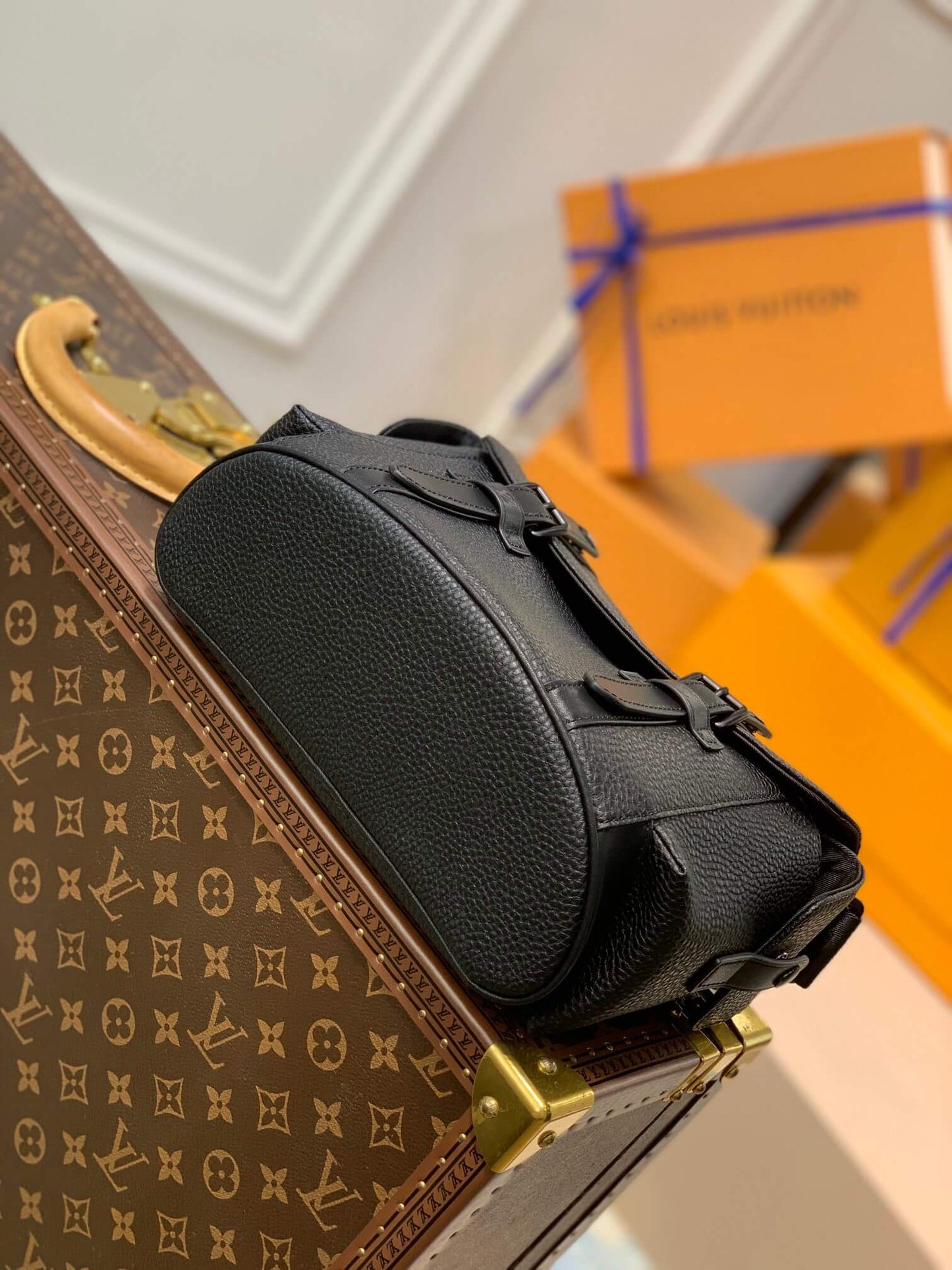 m58476 mens bag shoulder bag cross body bags christopher taurillon messenger bag black calfskin