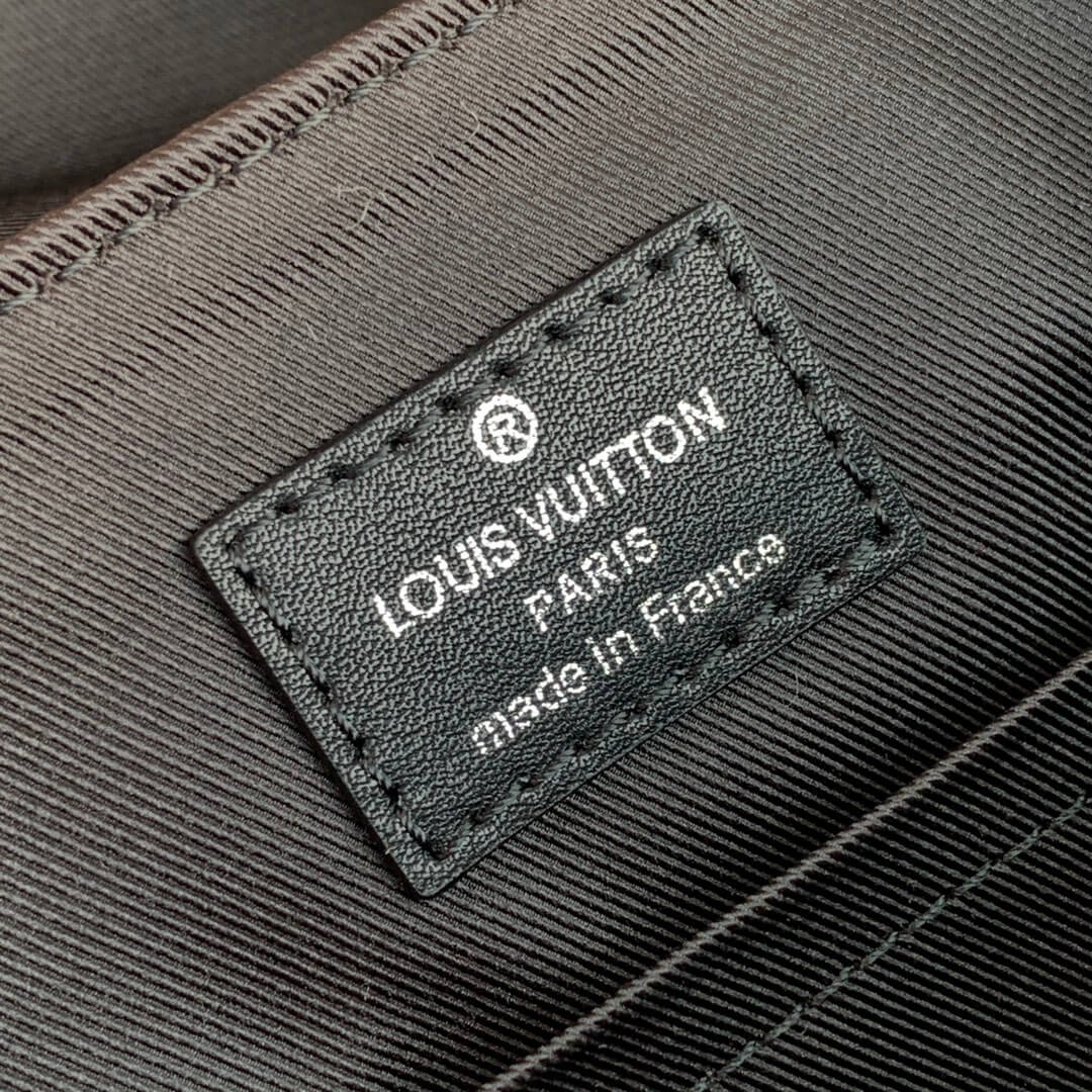 m58476 mens bag shoulder bag cross body bags christopher taurillon messenger bag black calfskin