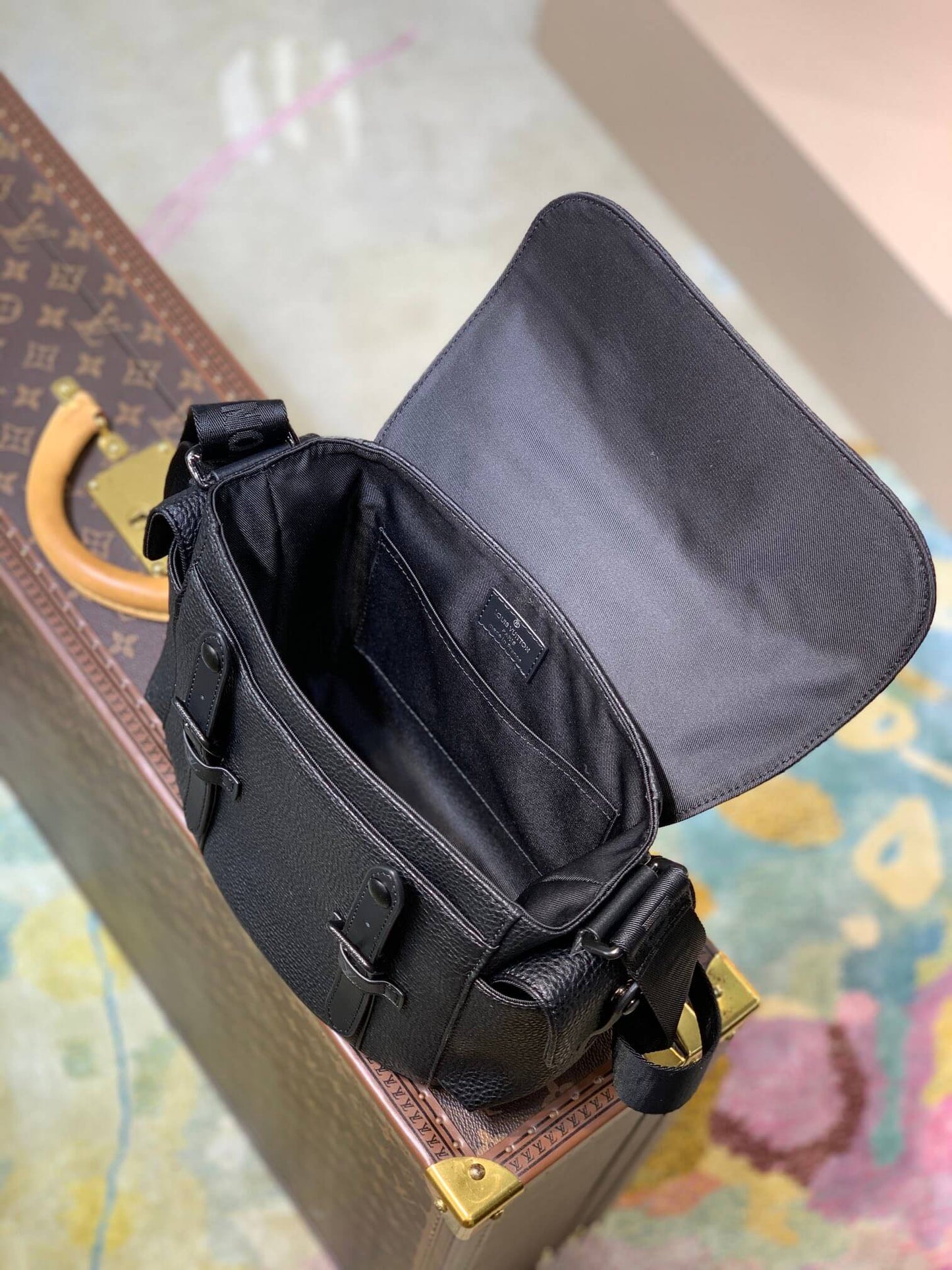 m58476 mens bag shoulder bag cross body bags christopher taurillon messenger bag black calfskin