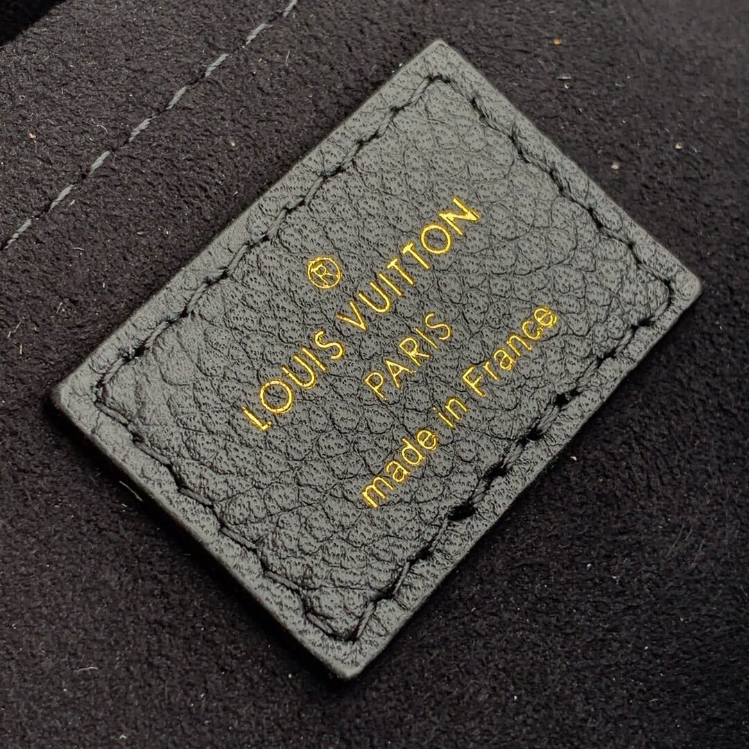 m58557 lockme tender shoulder bag cross body bags black lambskin