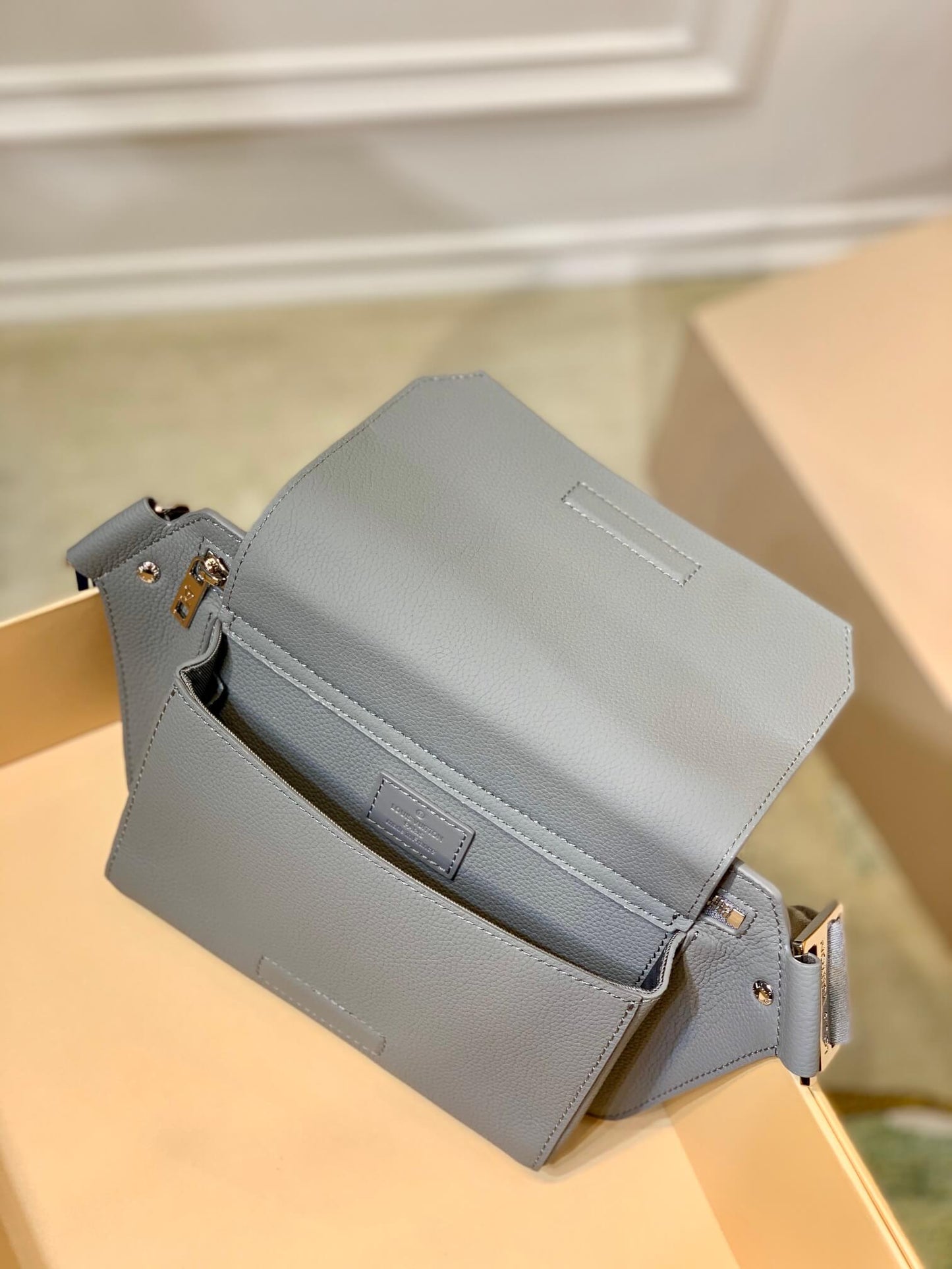 lv m59625 new sling grey mens bag