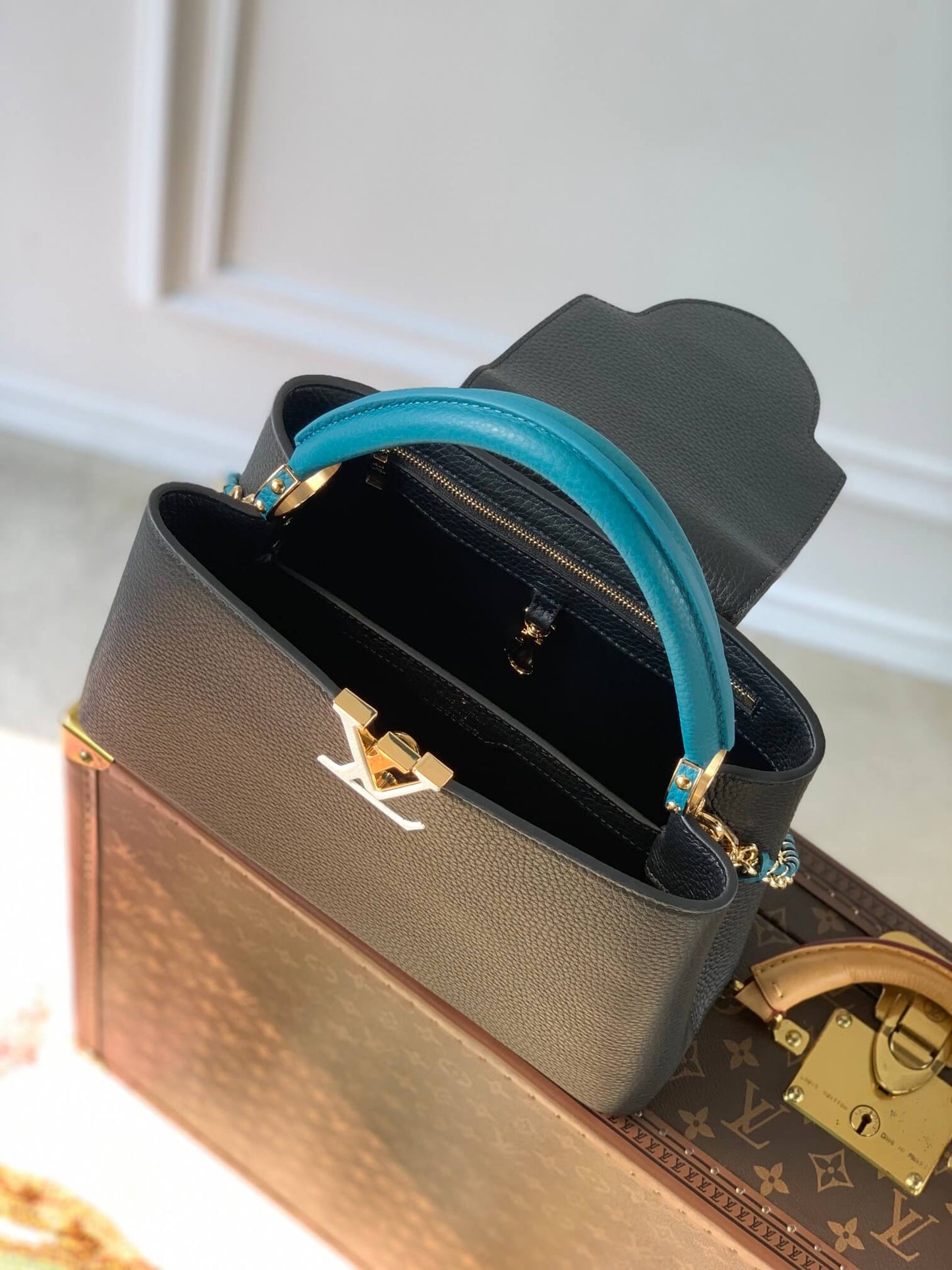 m59653 capucines bb black general blue 27cm cowhide real leather