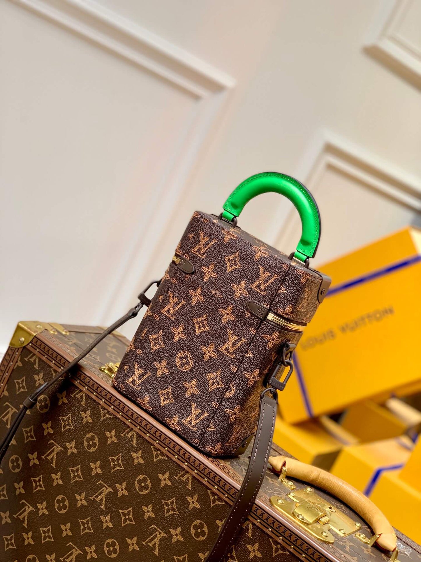 m59664 vertical box trunk green virgil abloh monogram 22cm