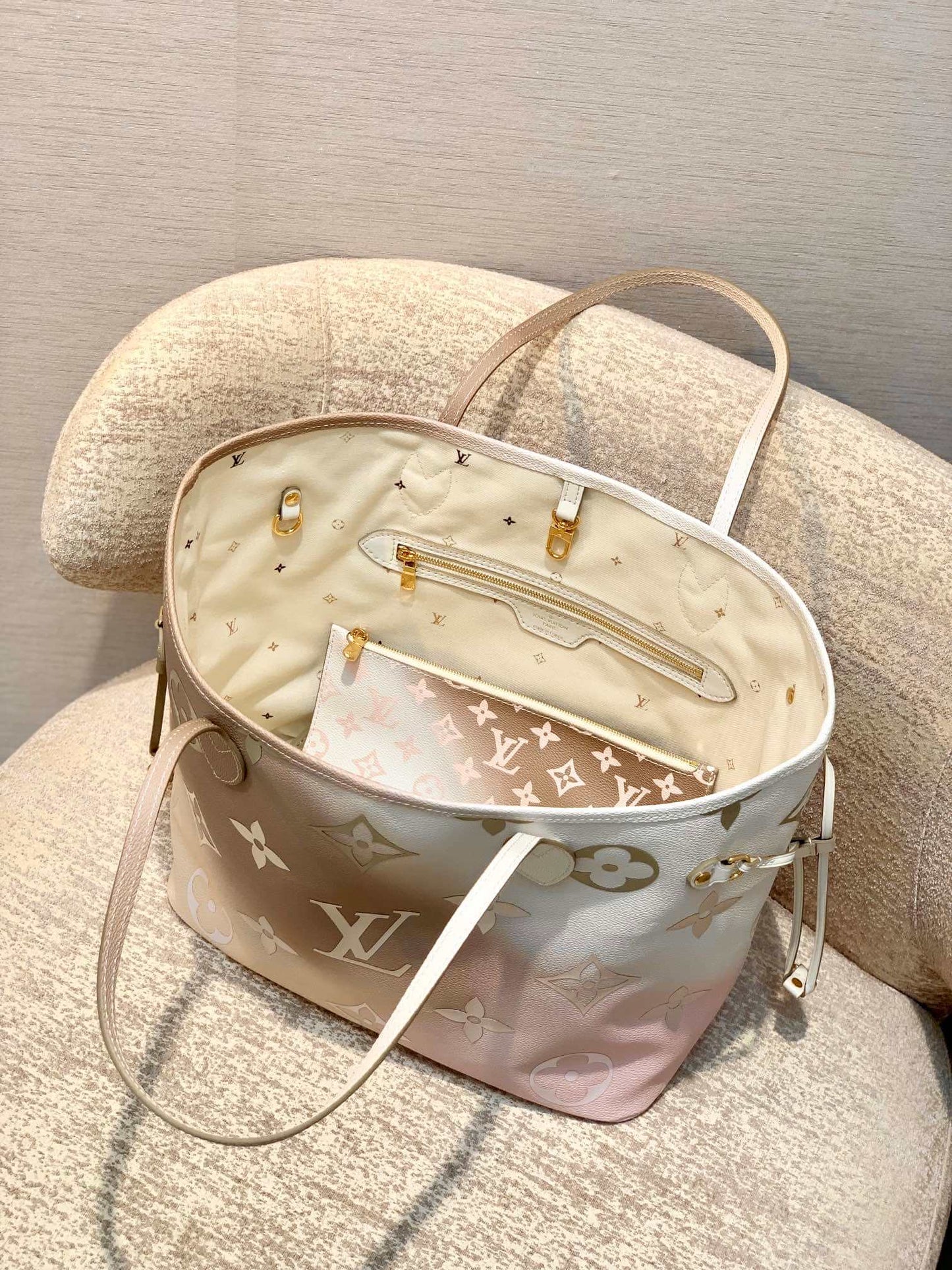 m20511 neverfull monogram light pink apricot