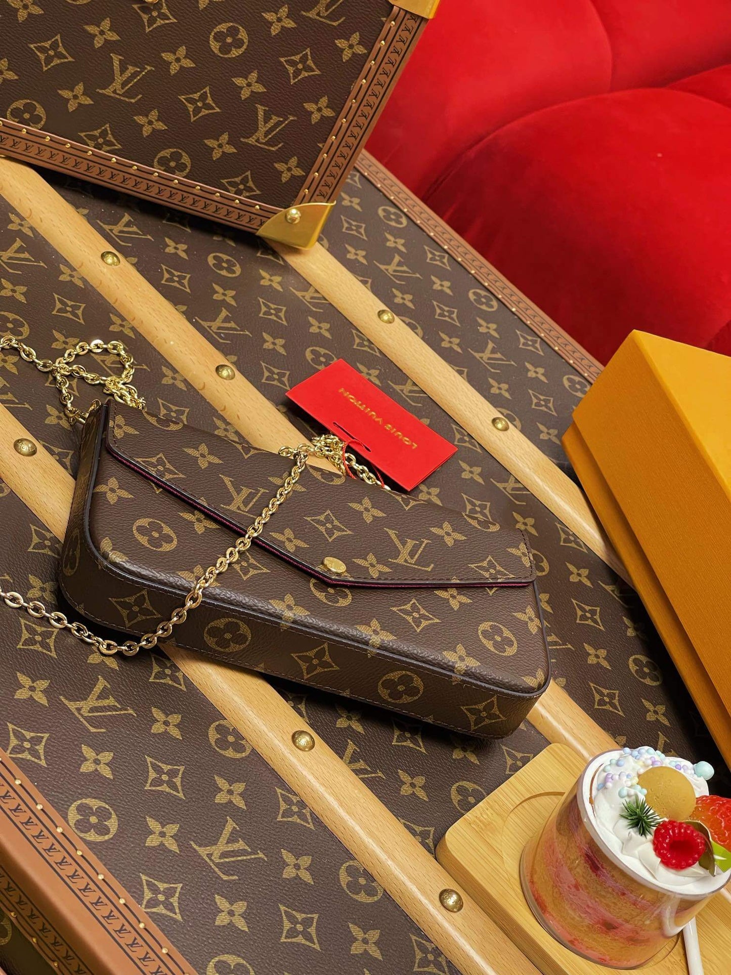 m61276 felicie pochette clutch bag monogram canvas brown maroon inside