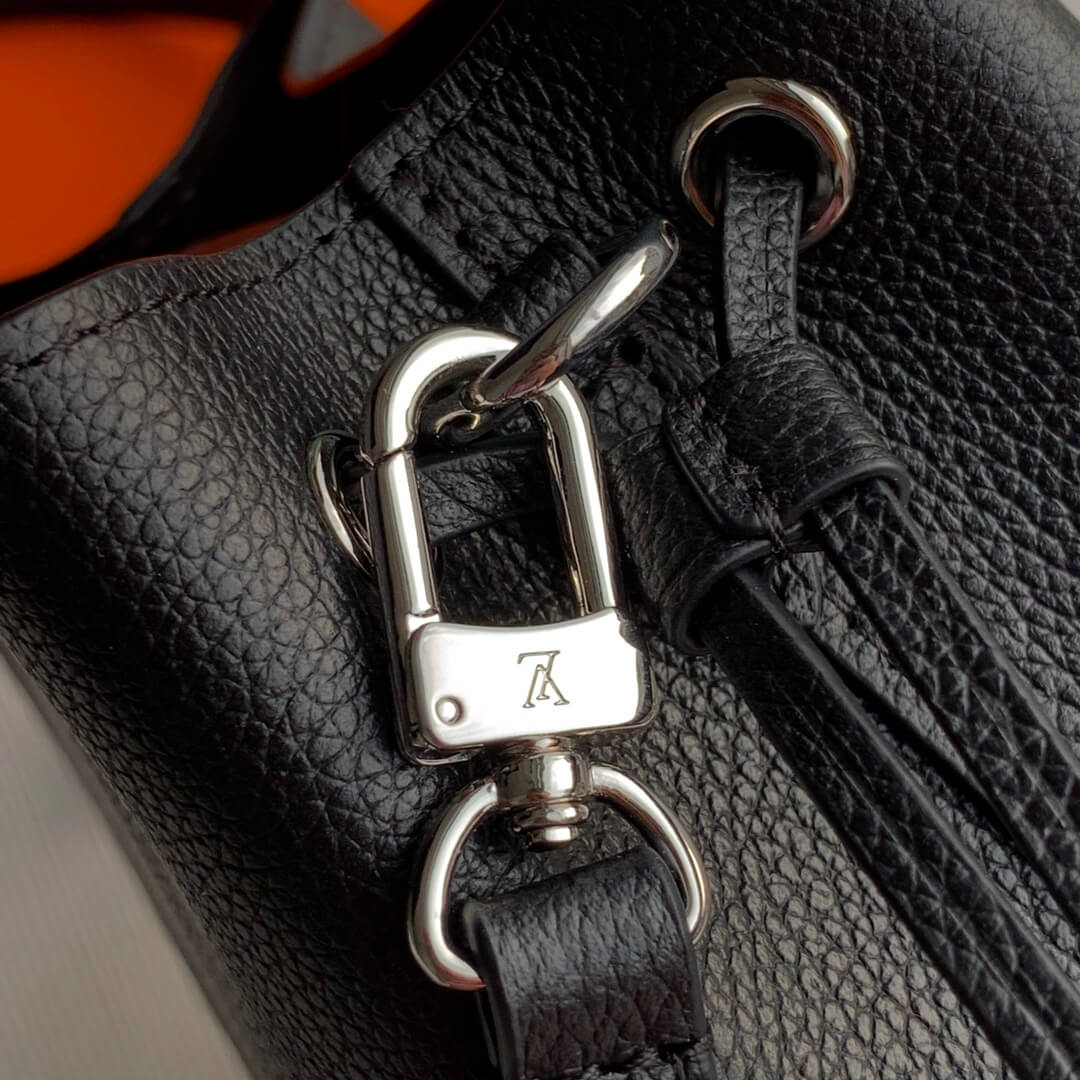 m68709 nano lockme bucket bucket bag handbag shoulder bag black lambskin