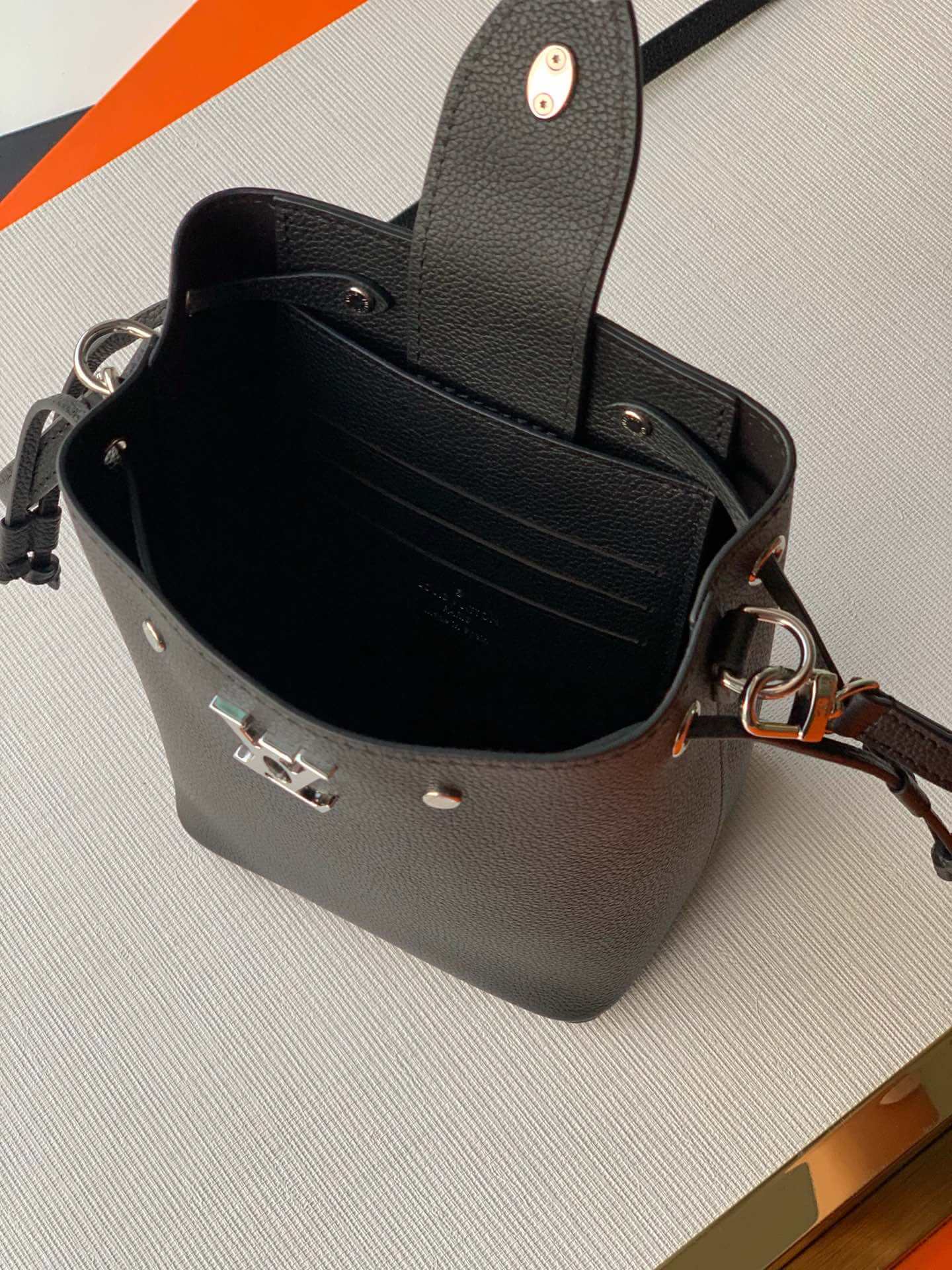 m68709 nano lockme bucket bucket bag handbag shoulder bag black lambskin