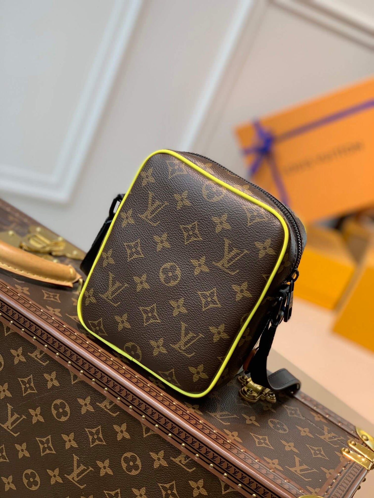 m69404 wearable wallet shoulder bag cross body bags yellow cowhide monogram